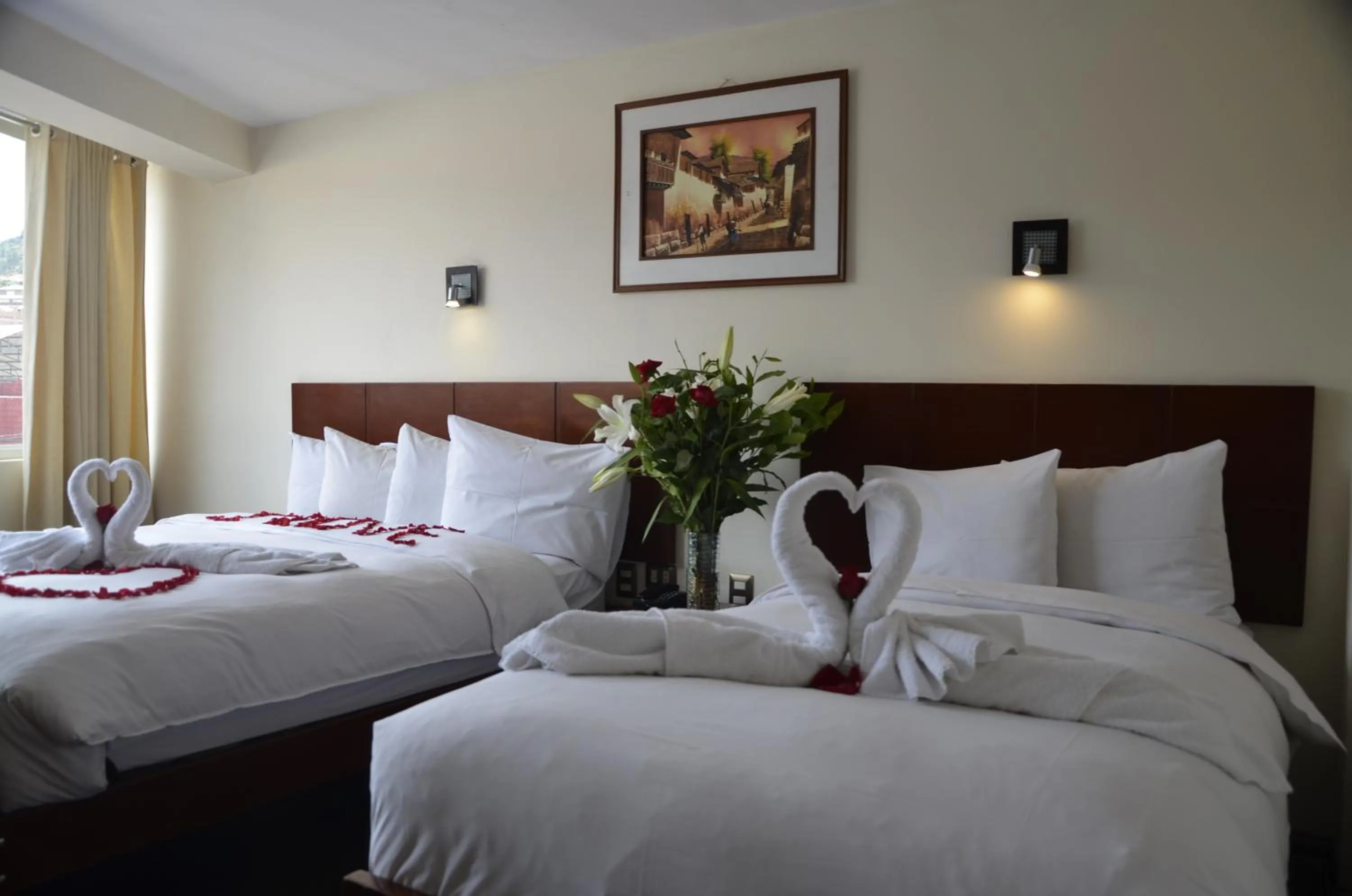 Photo of the whole room, Bed in Golden Inca Hotel