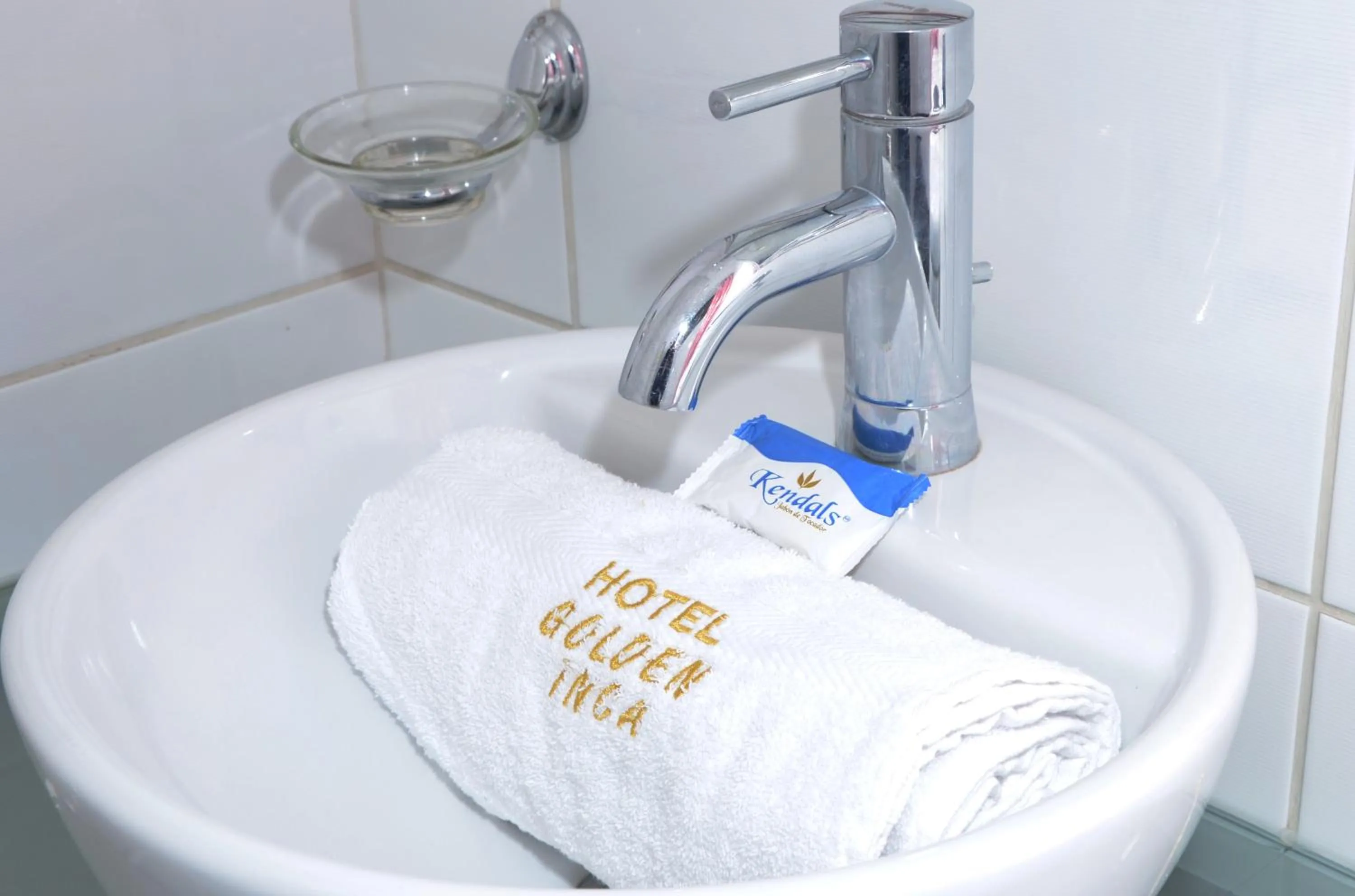 Bathroom in Golden Inca Hotel