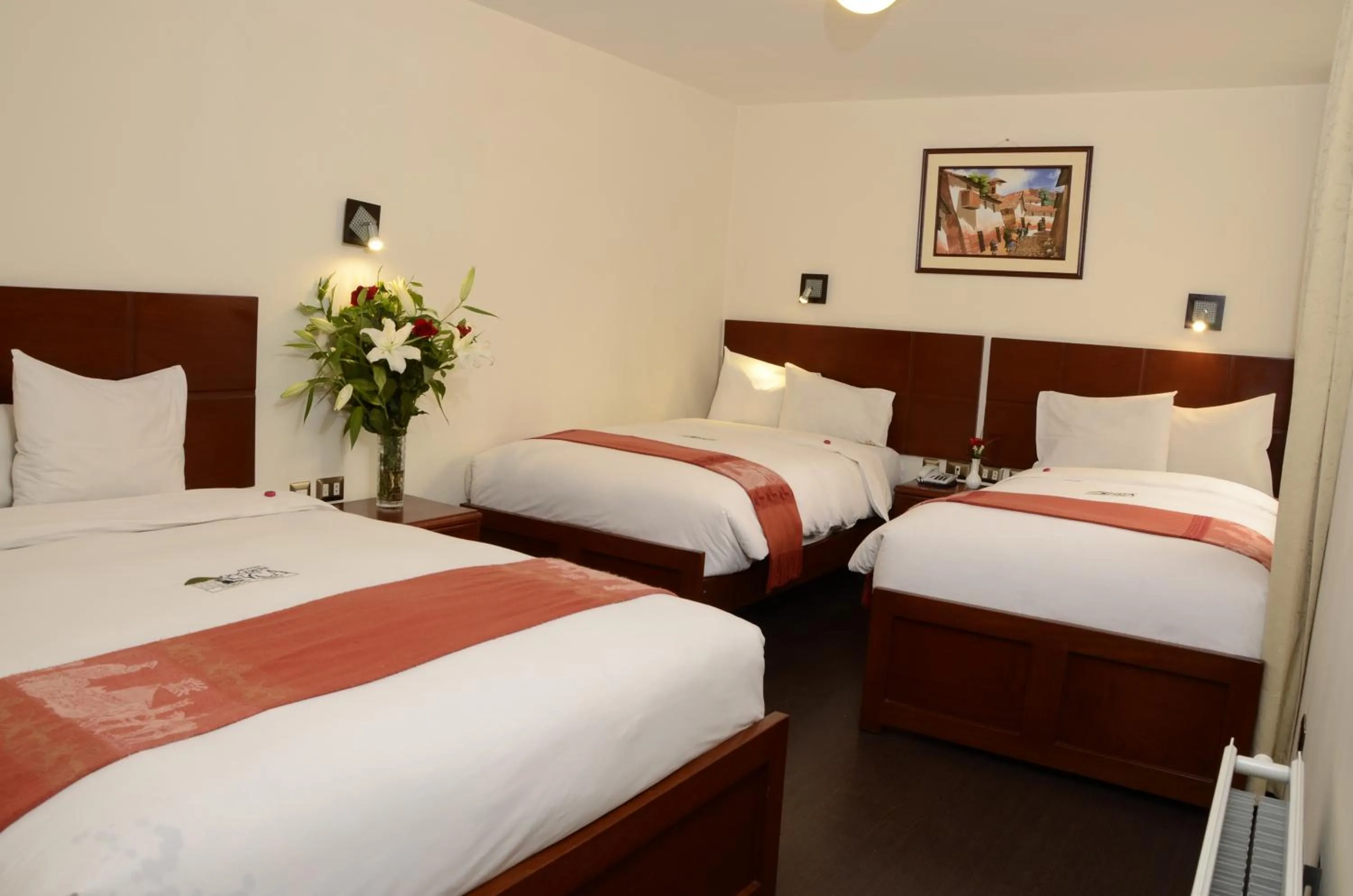 Photo of the whole room, Bed in Golden Inca Hotel