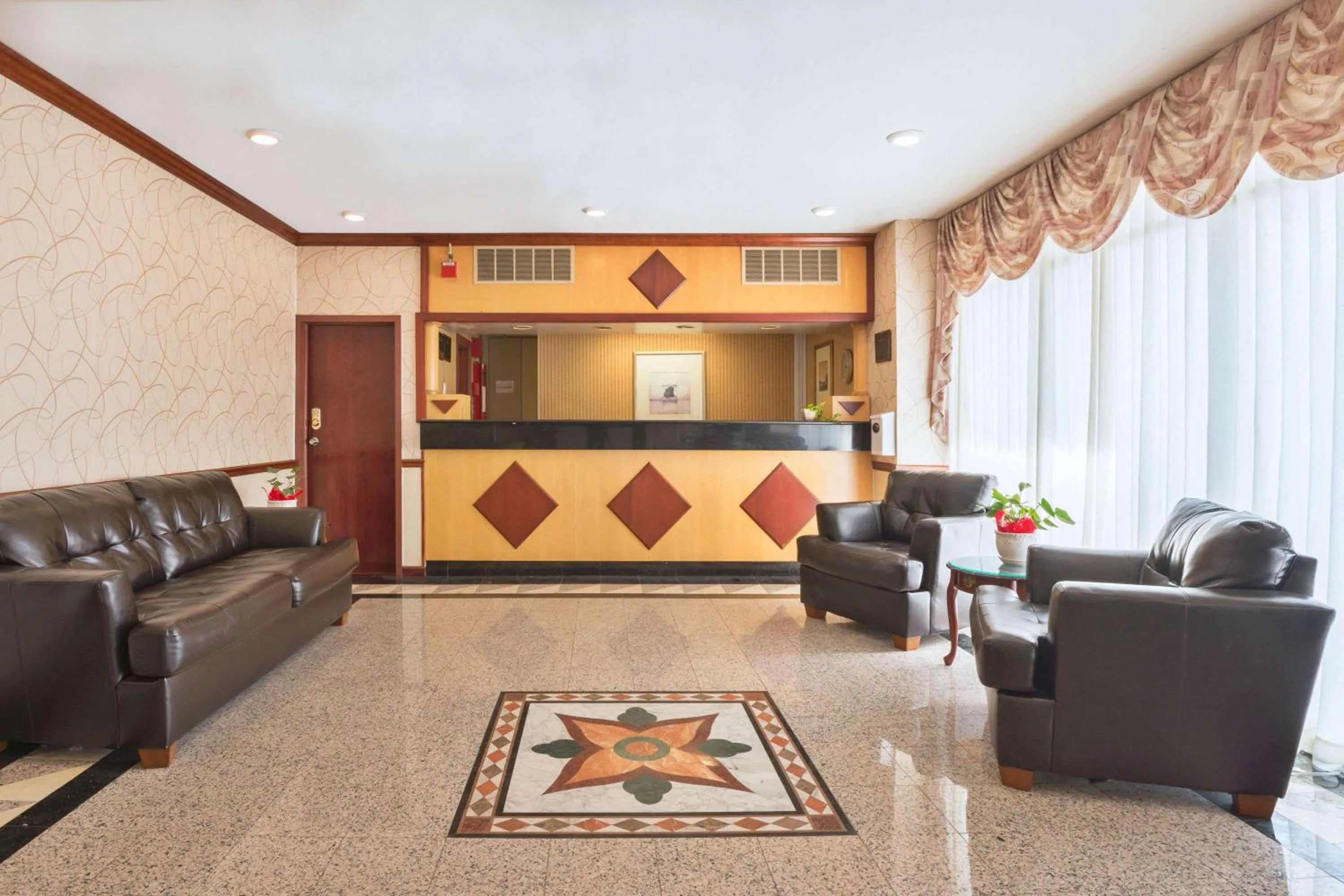 Lobby or reception in Ramada by Wyndham Pikesville/Baltimore North