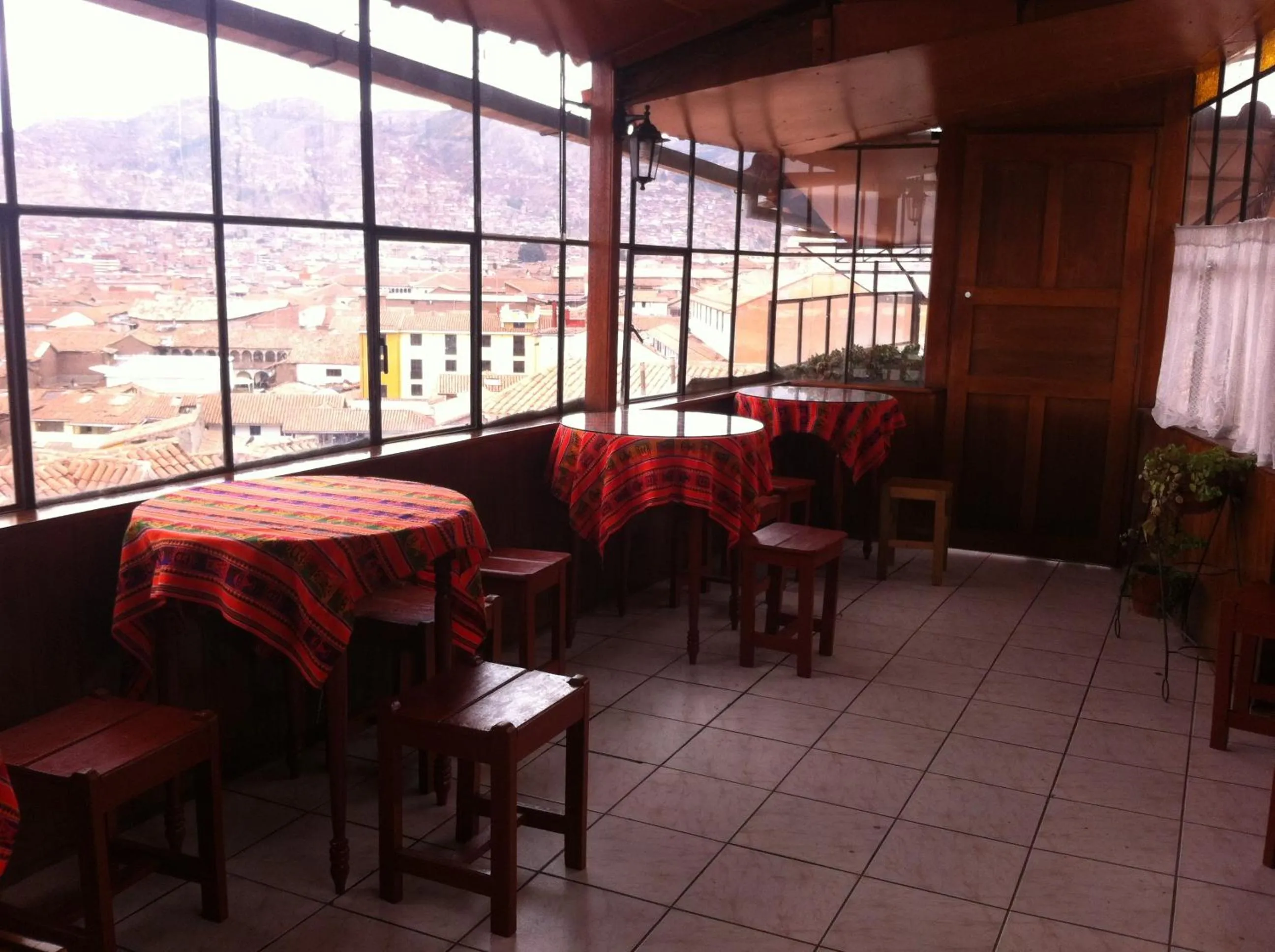 Restaurant/places to eat in Hostal Tu Hogar