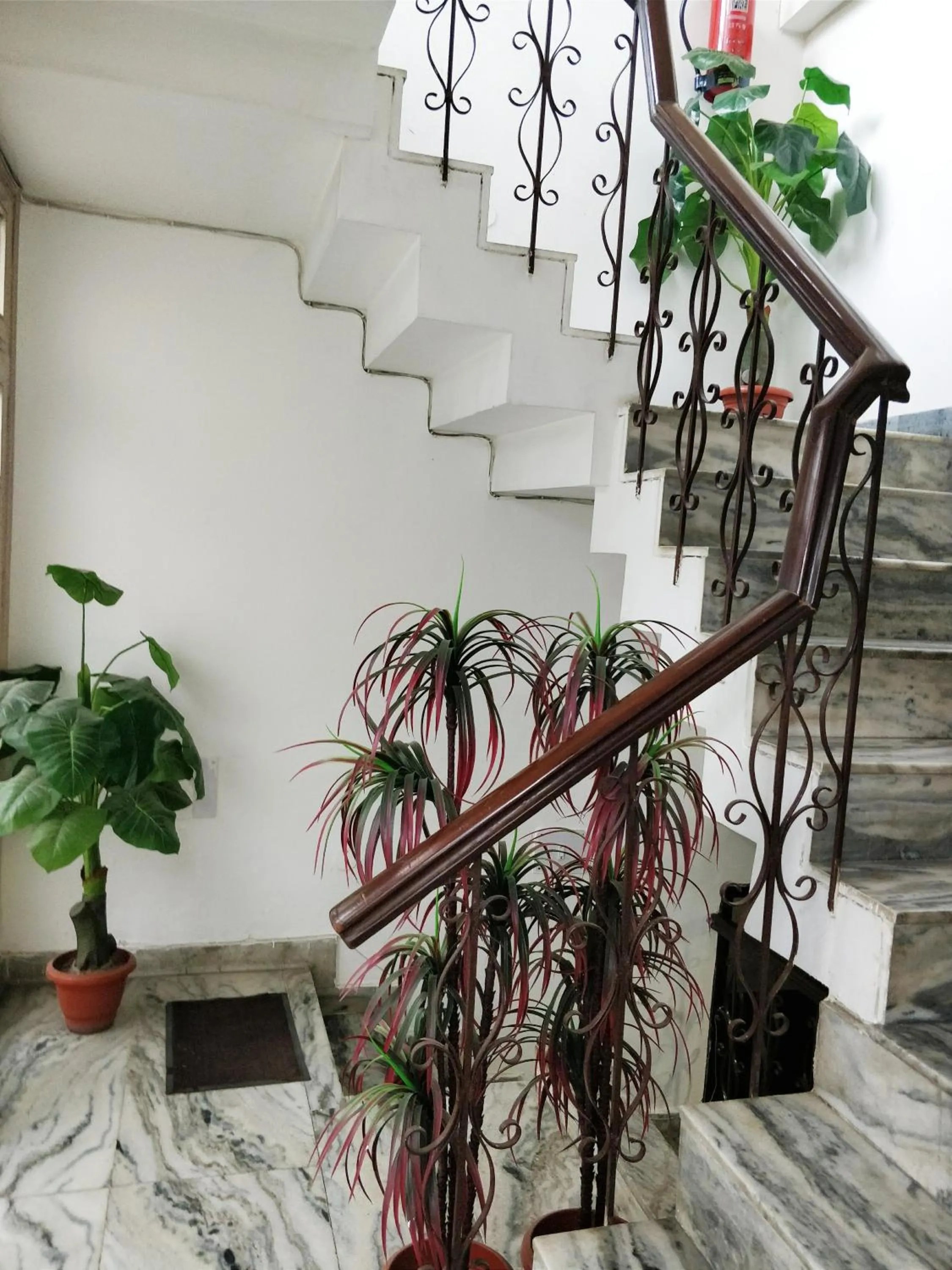 Facade/entrance in FabExpress Hemkunt Mansion