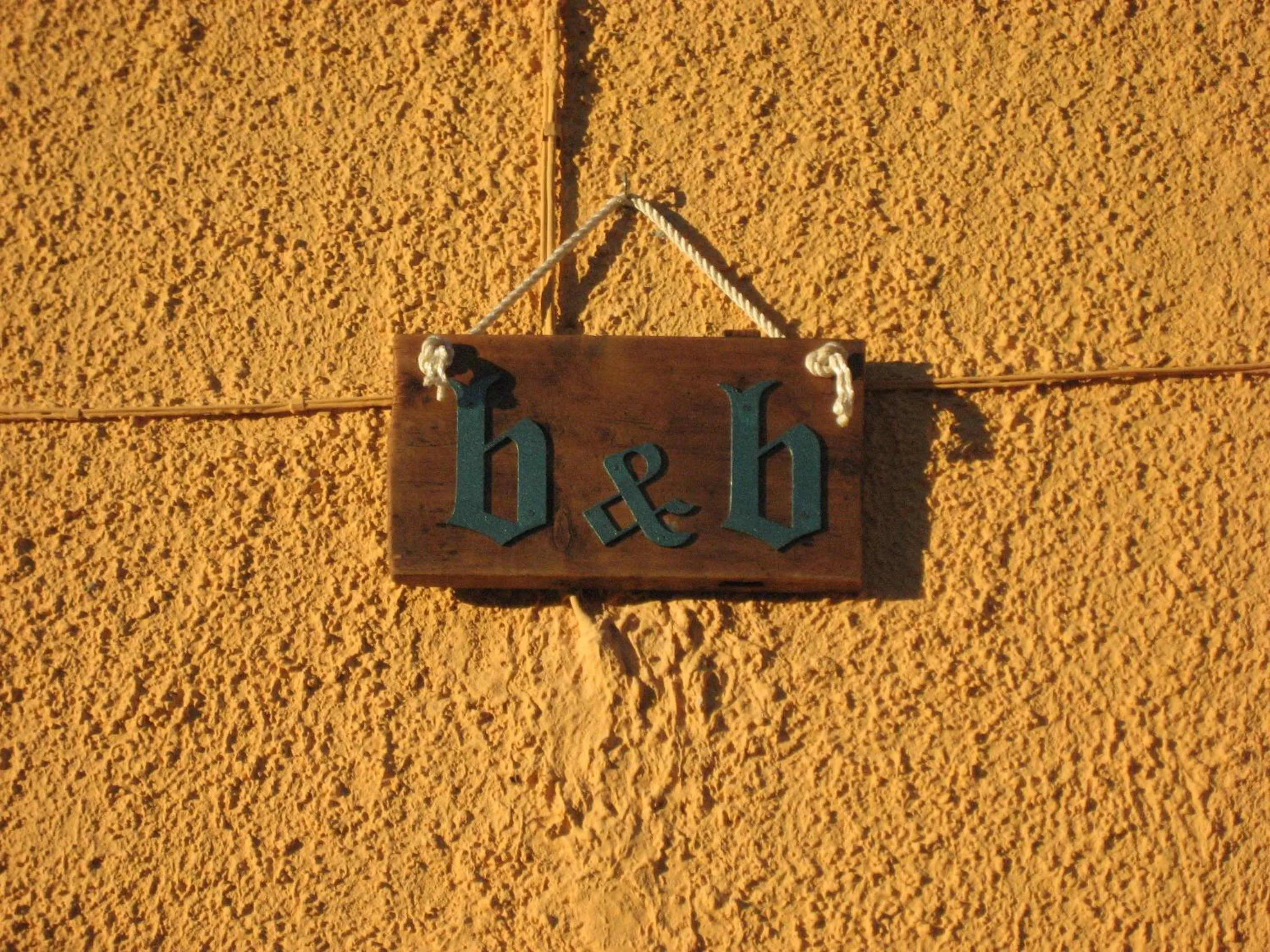 Property logo or sign in La casa tra i vigneti