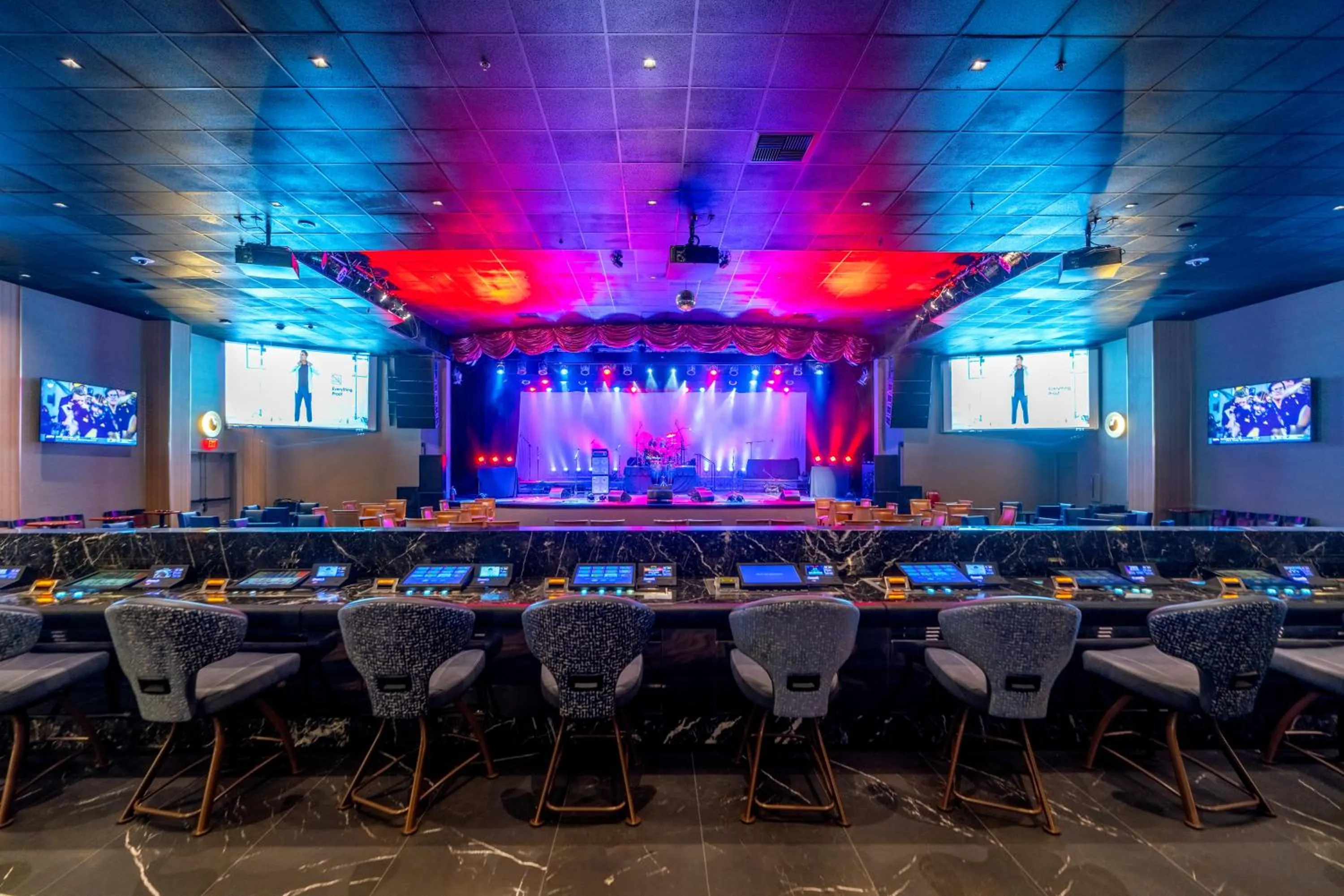 Evening entertainment in CasaBlanca Resort, Casino, Golf & Spa