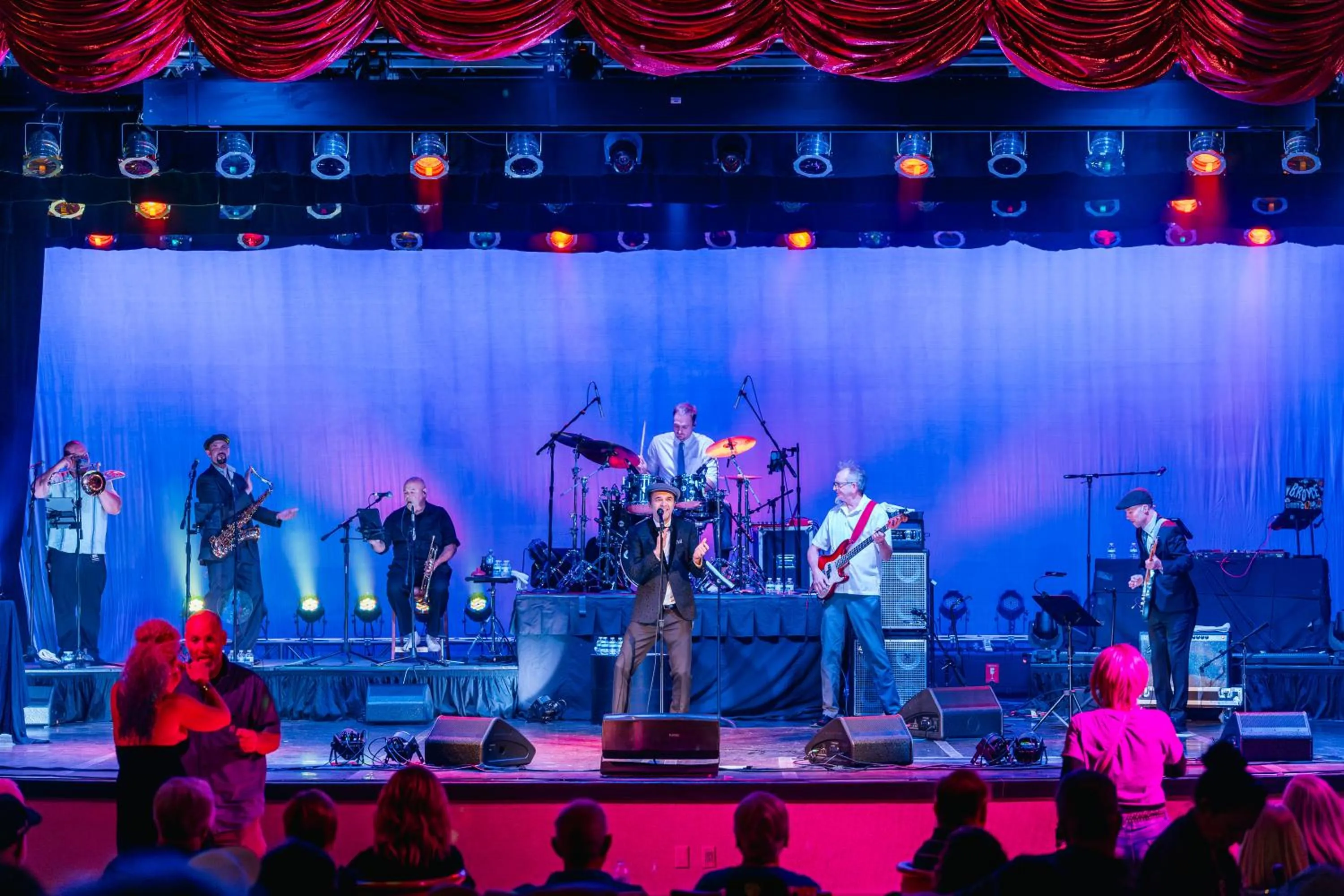 Evening entertainment in CasaBlanca Resort, Casino, Golf & Spa