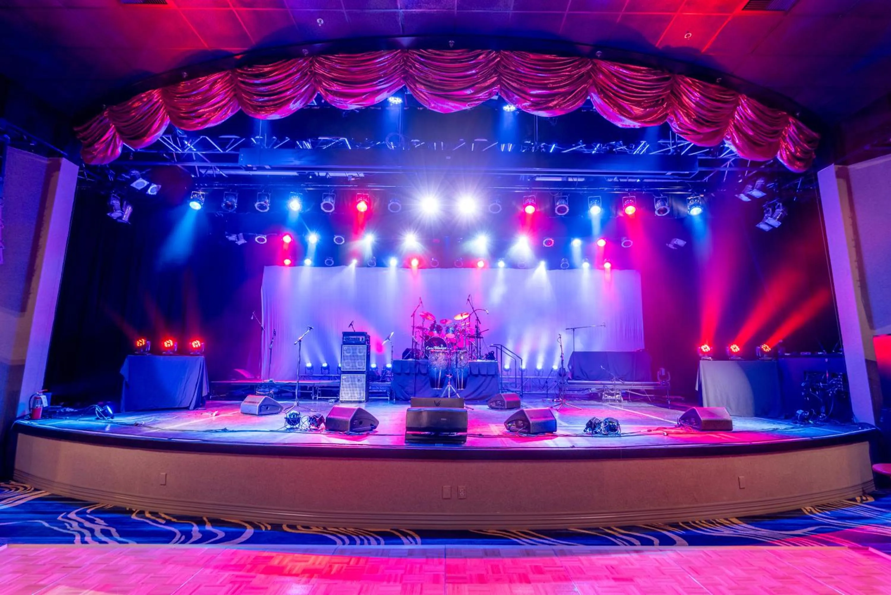 Evening entertainment in CasaBlanca Resort, Casino, Golf & Spa