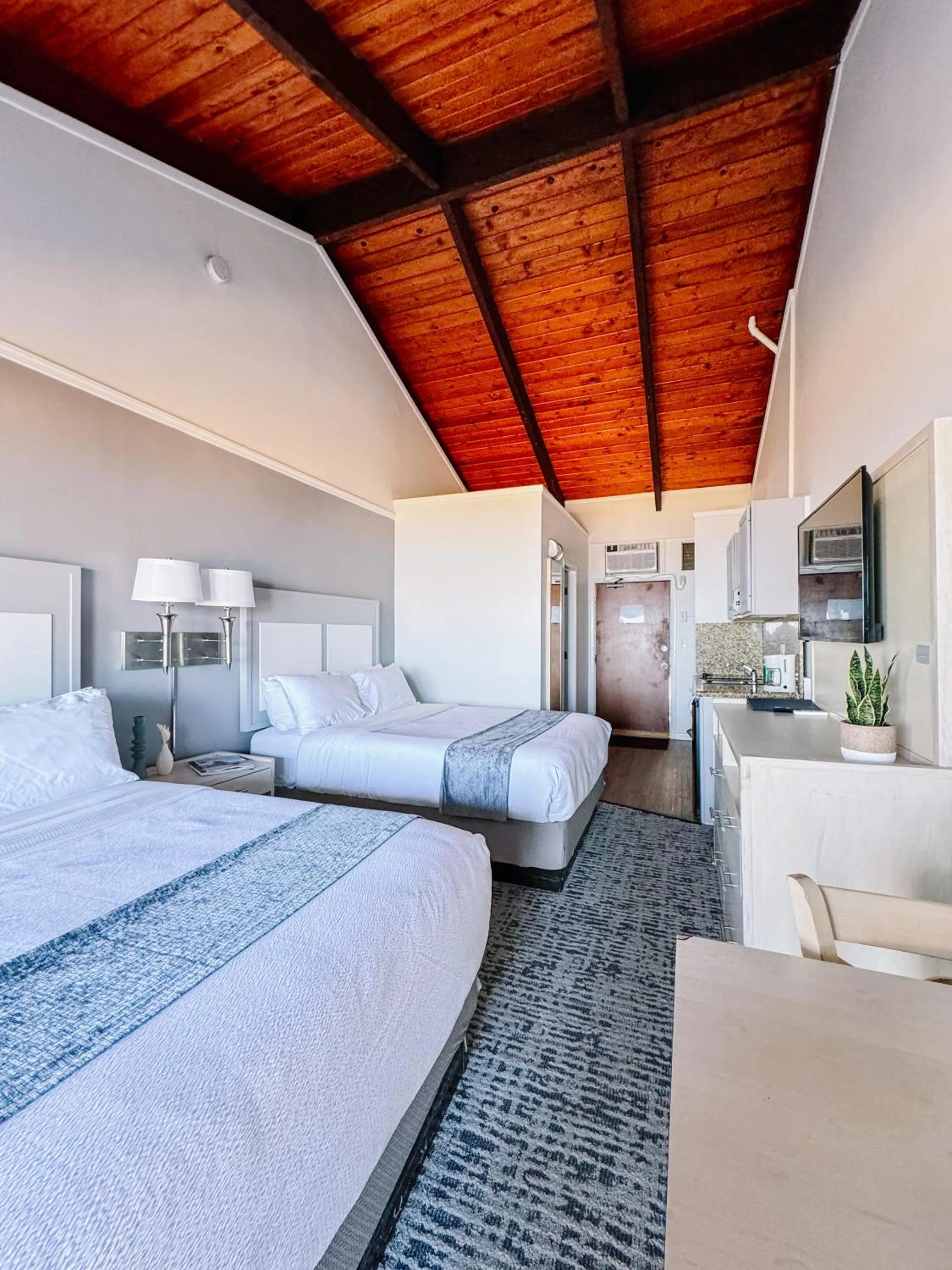 Bed in Royal Atlantic Beach Resort