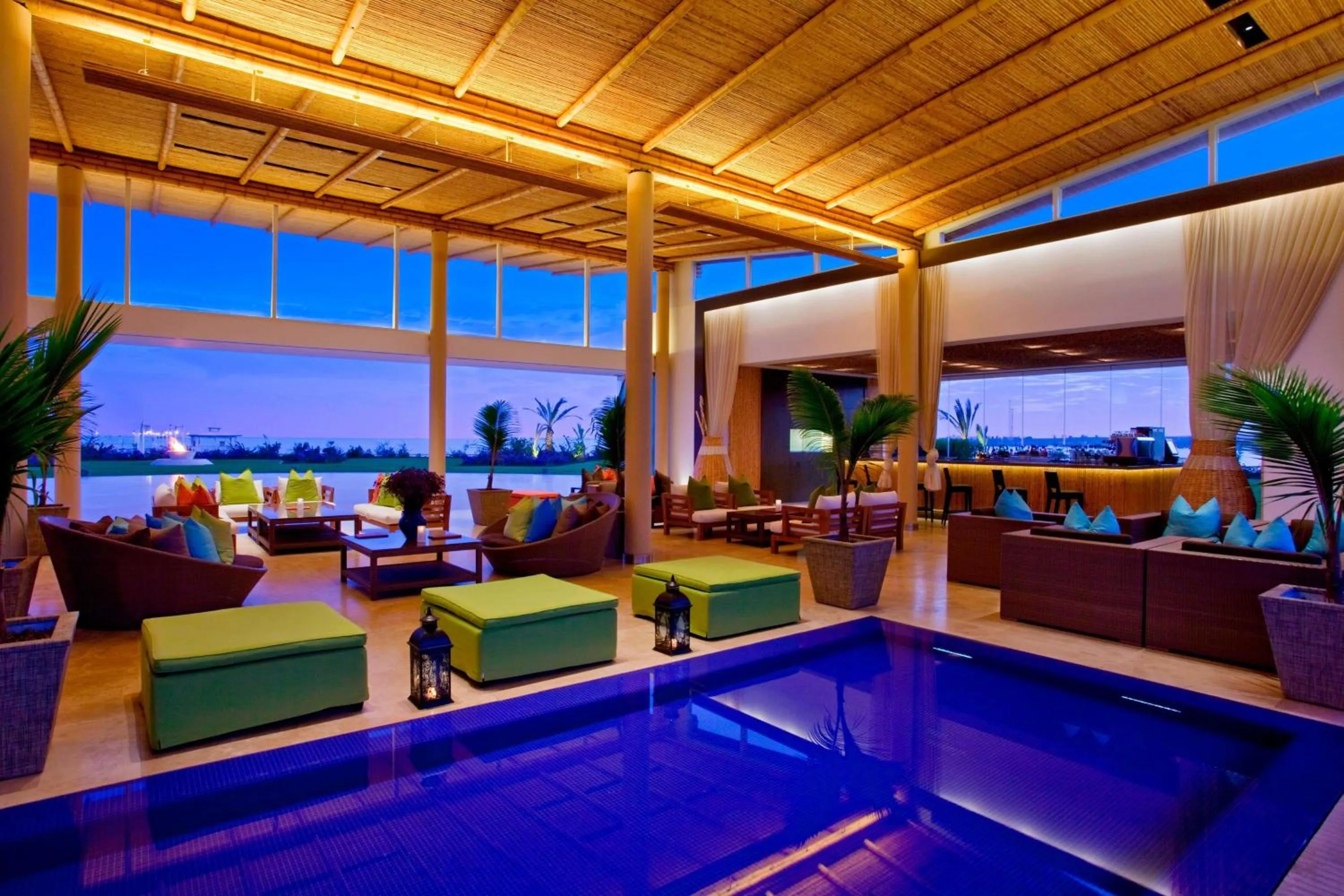 Lounge or bar in Hotel Paracas, a Luxury Collection Resort, Paracas