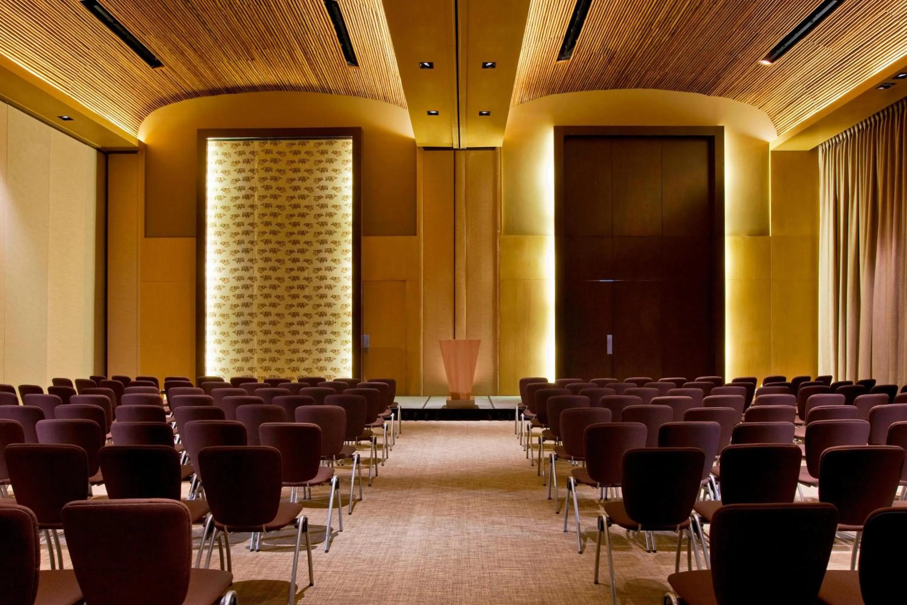 Lounge or bar in Hotel Paracas, a Luxury Collection Resort, Paracas