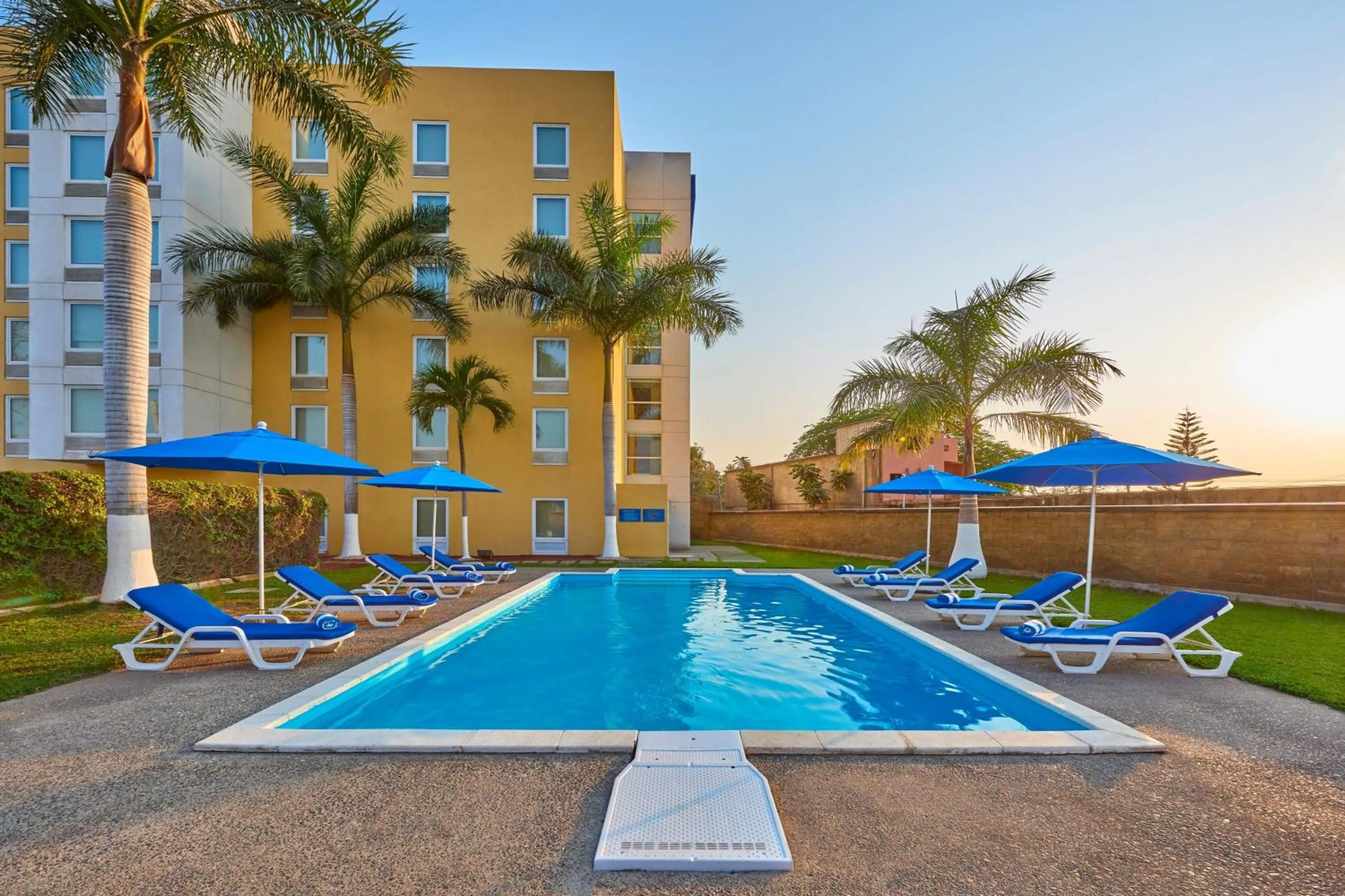 Swimming pool in City Express by Marriott Lazaro Cardenas