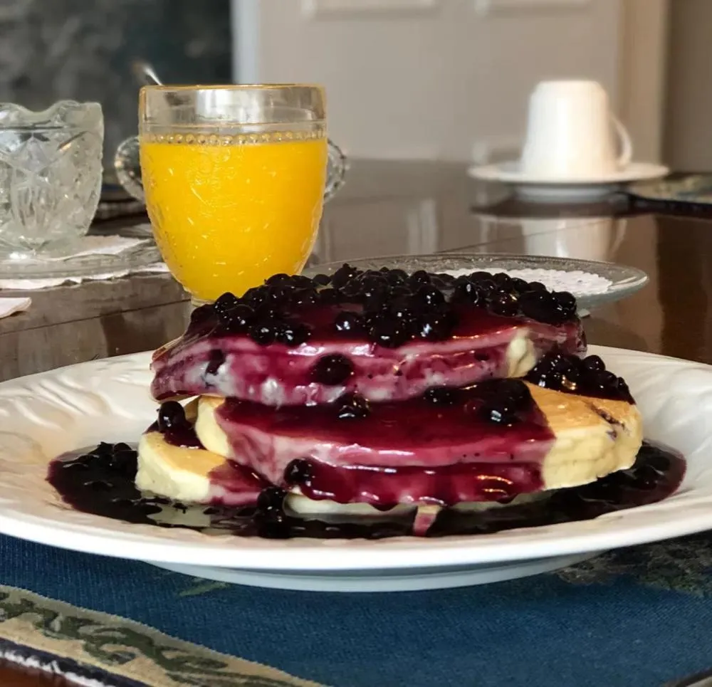 Breakfast in Fitzroy Hall