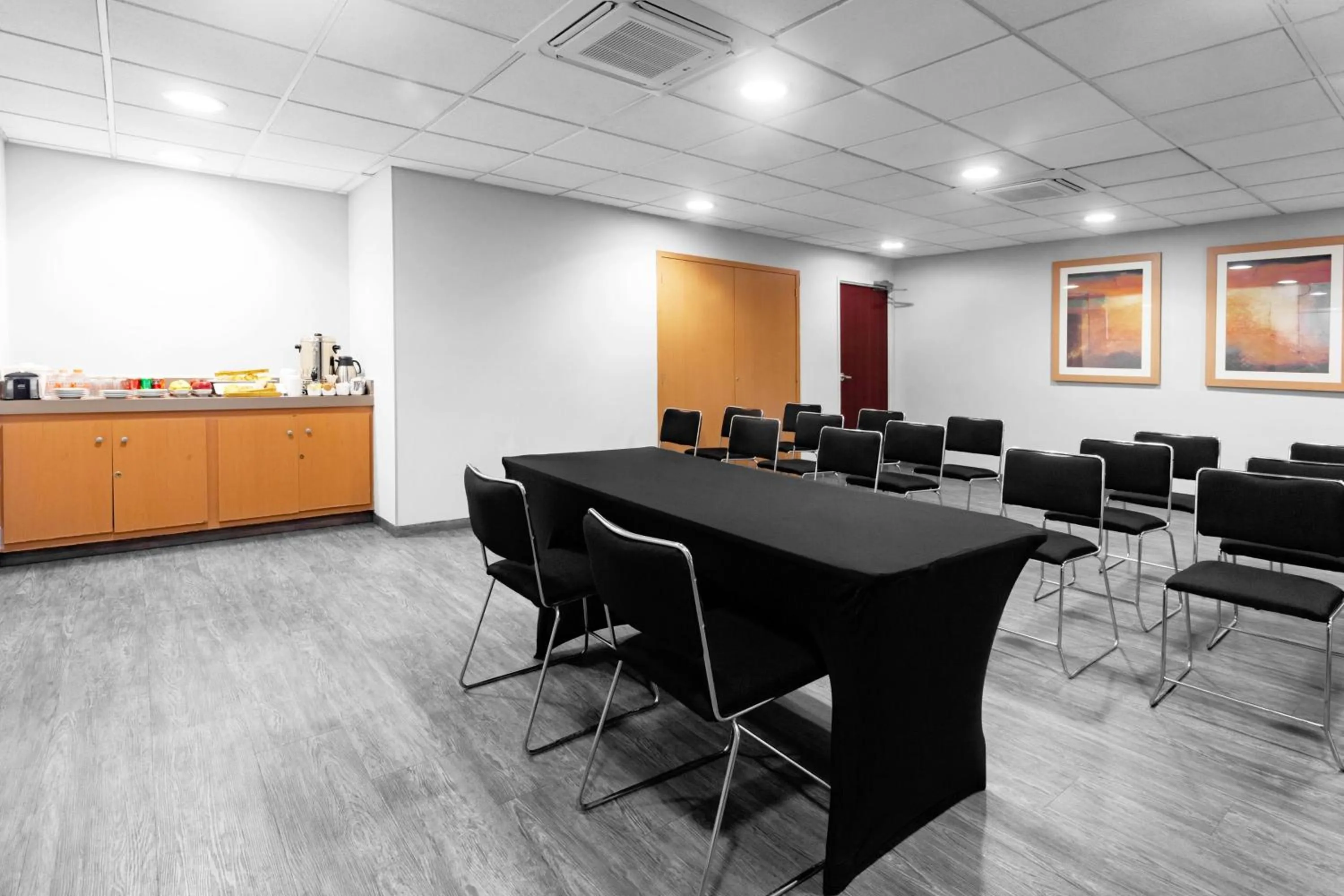 Meeting/conference room in City Express by Marriott Celaya Parque