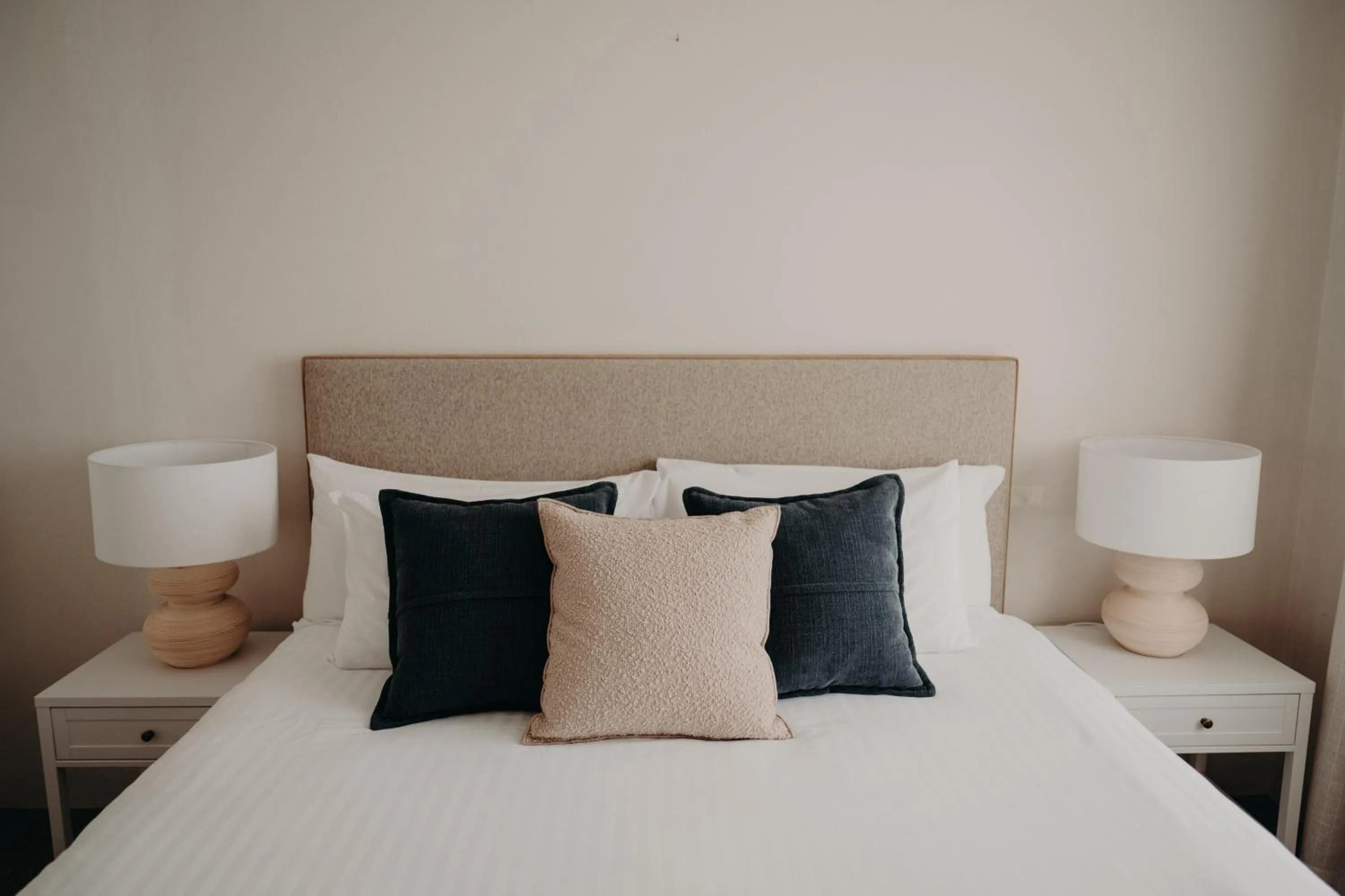 Bedroom, Bed in Albany Motel & Apartments