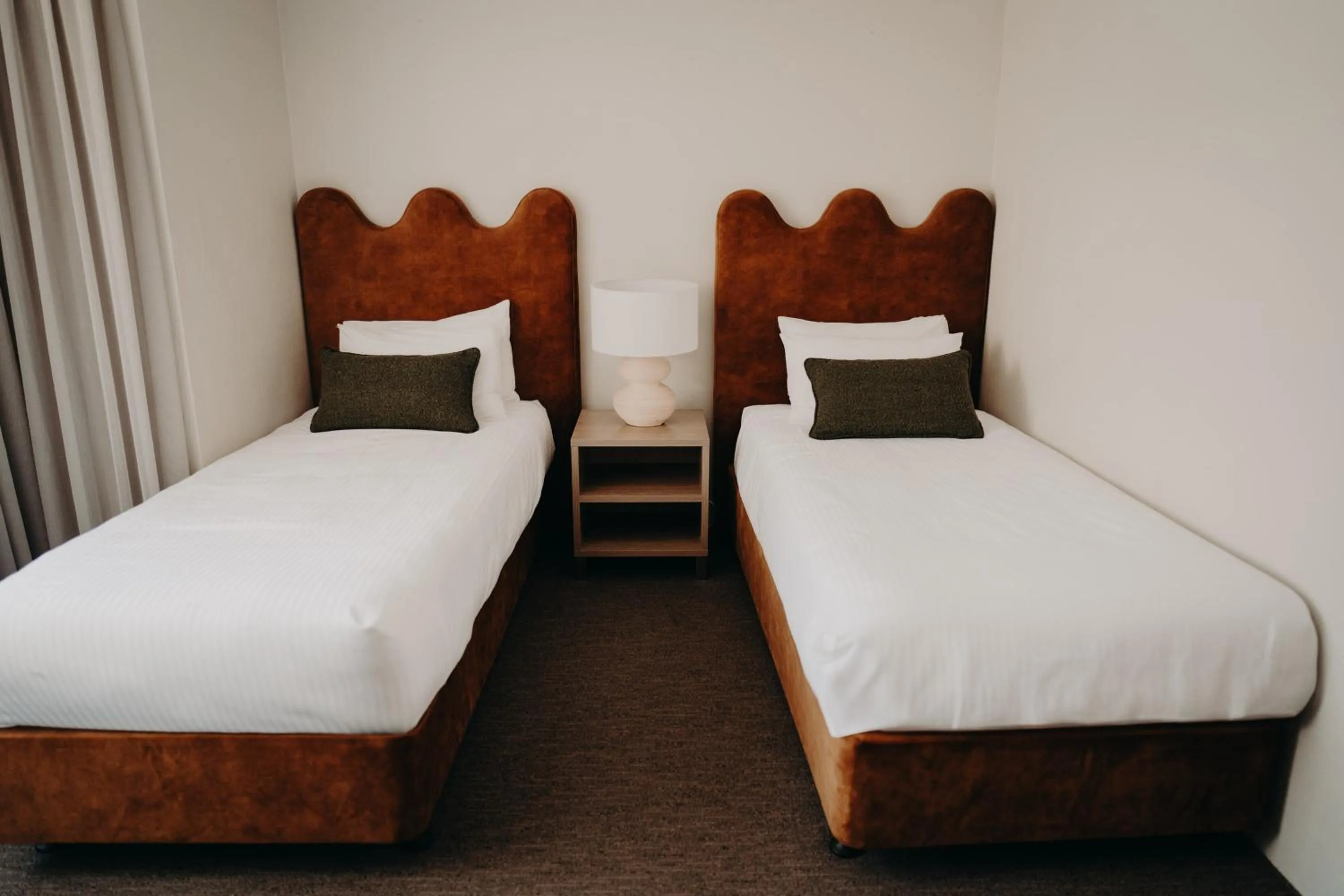 Bedroom, Bed in Albany Motel & Apartments