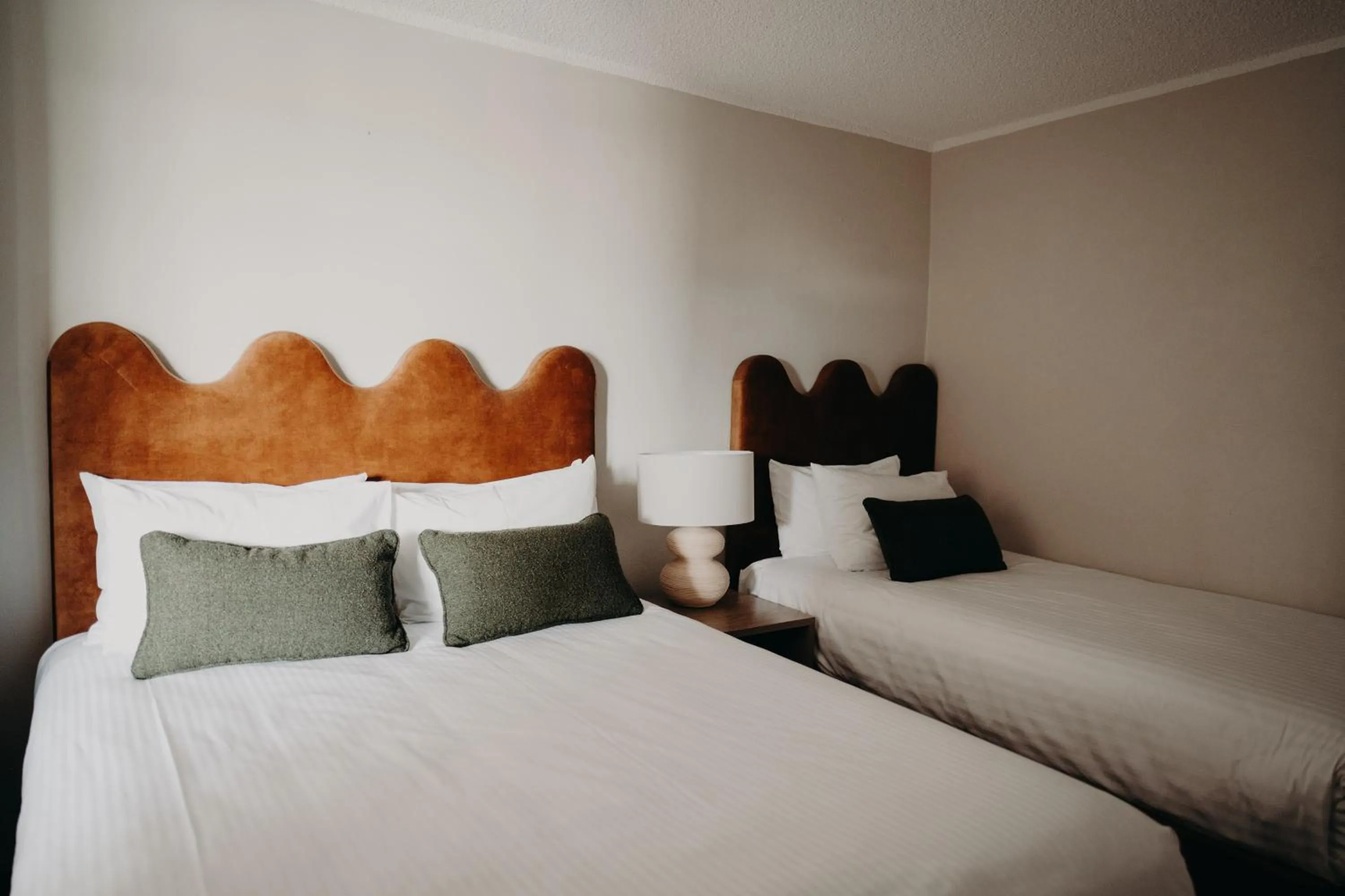 Bed in Albany Motel & Apartments