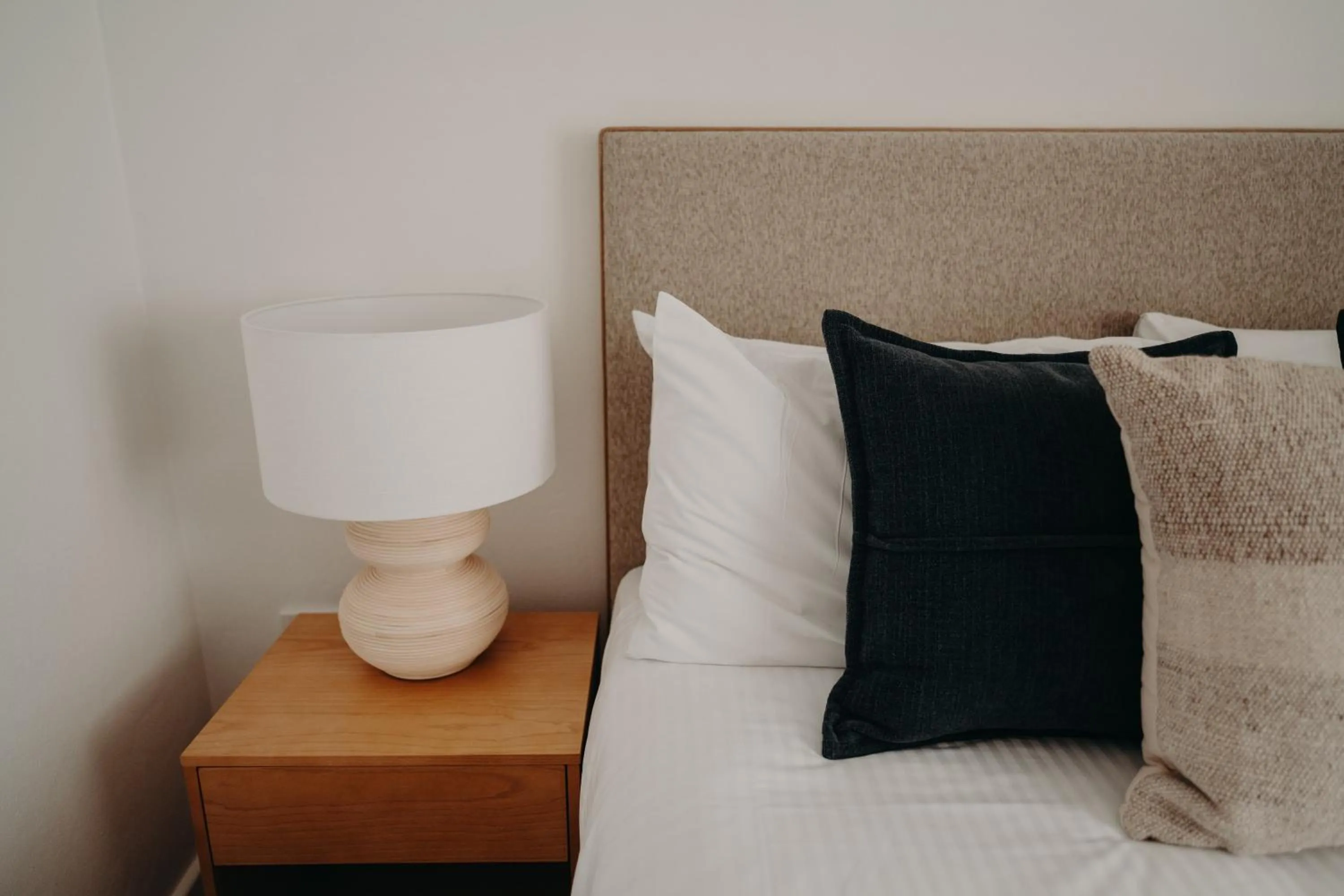 Bedroom, Bed in Albany Motel & Apartments