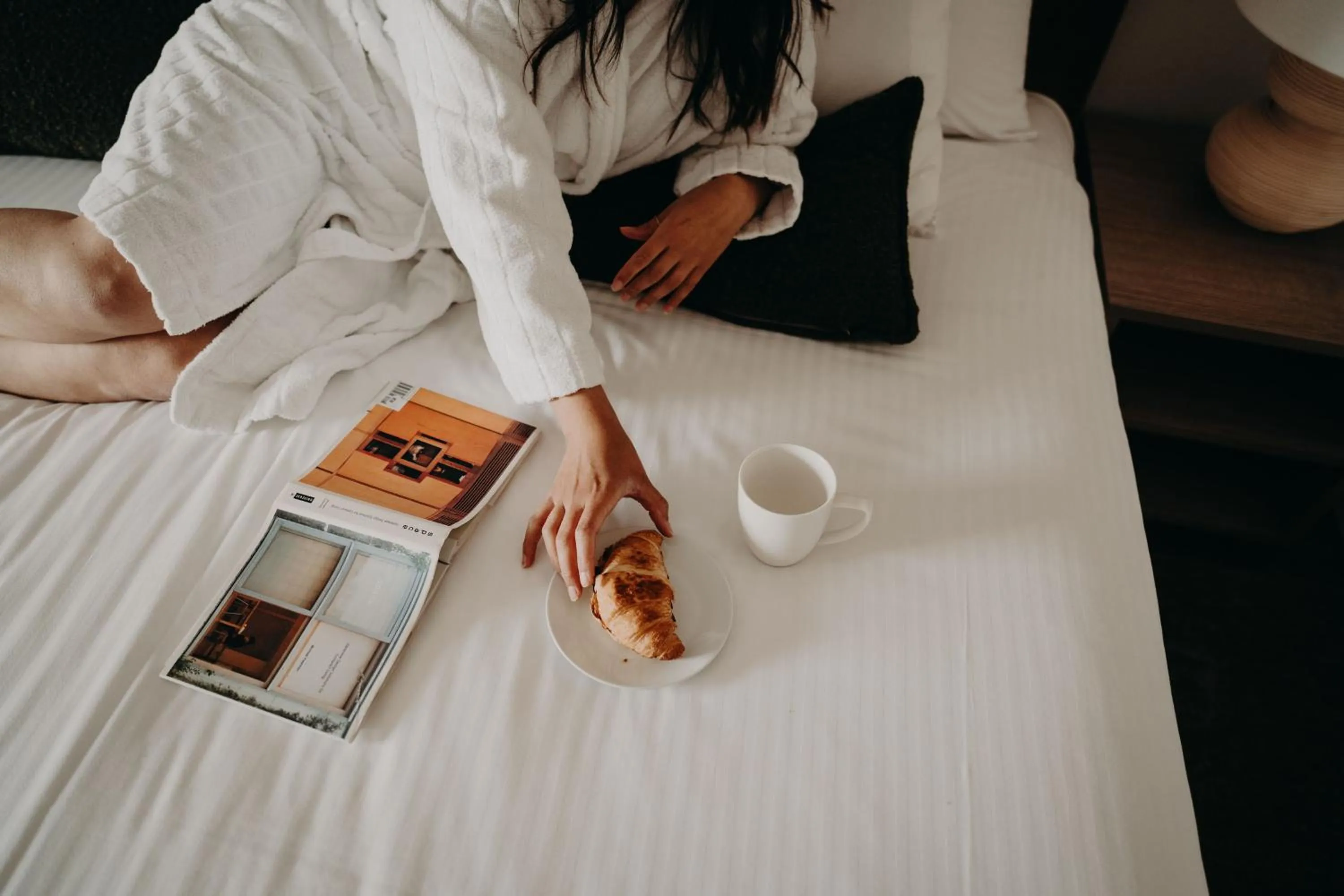 Decorative detail, Bed in Albany Motel & Apartments