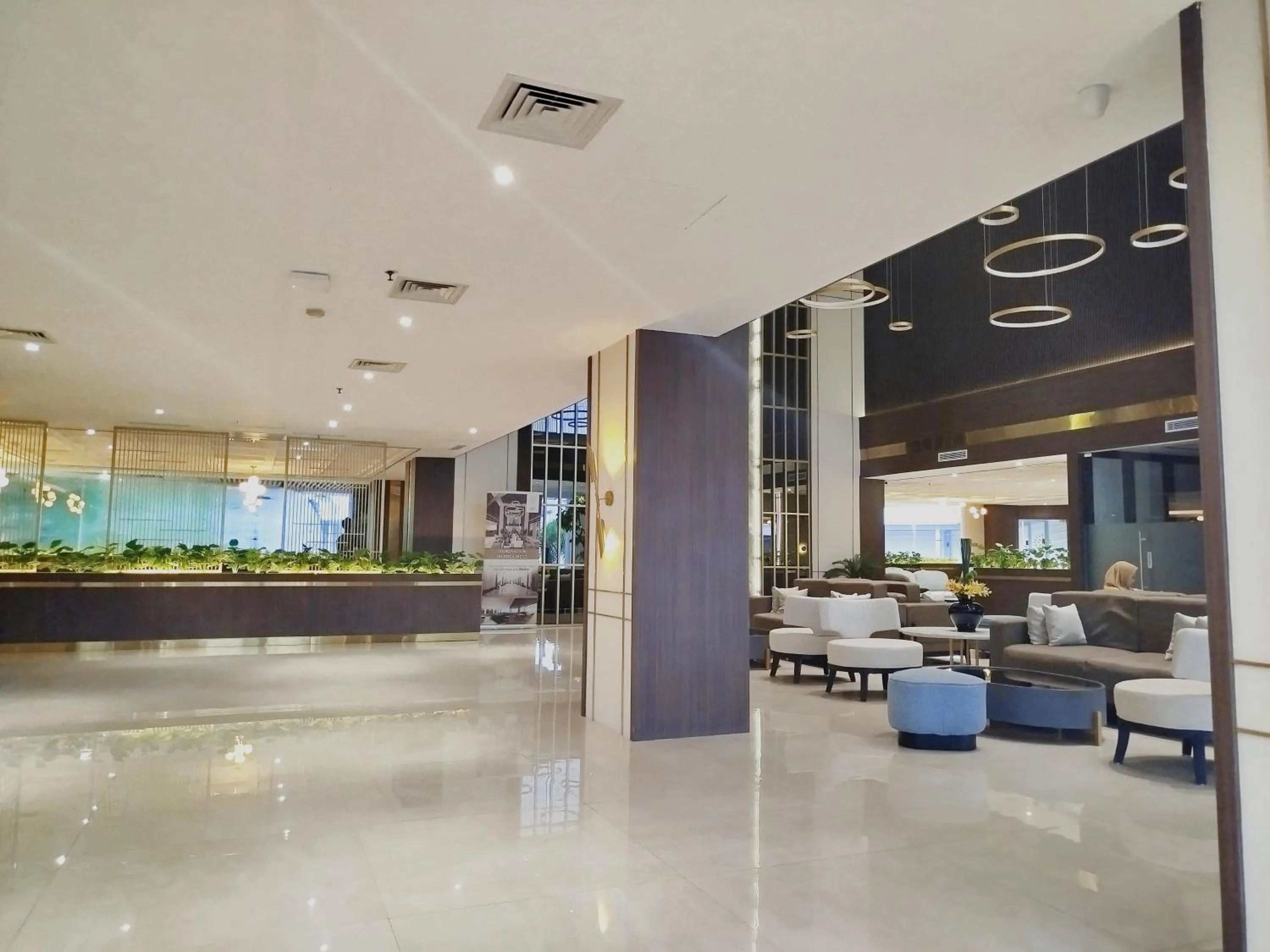 Lobby or reception in The Sun Hotel Sidoarjo