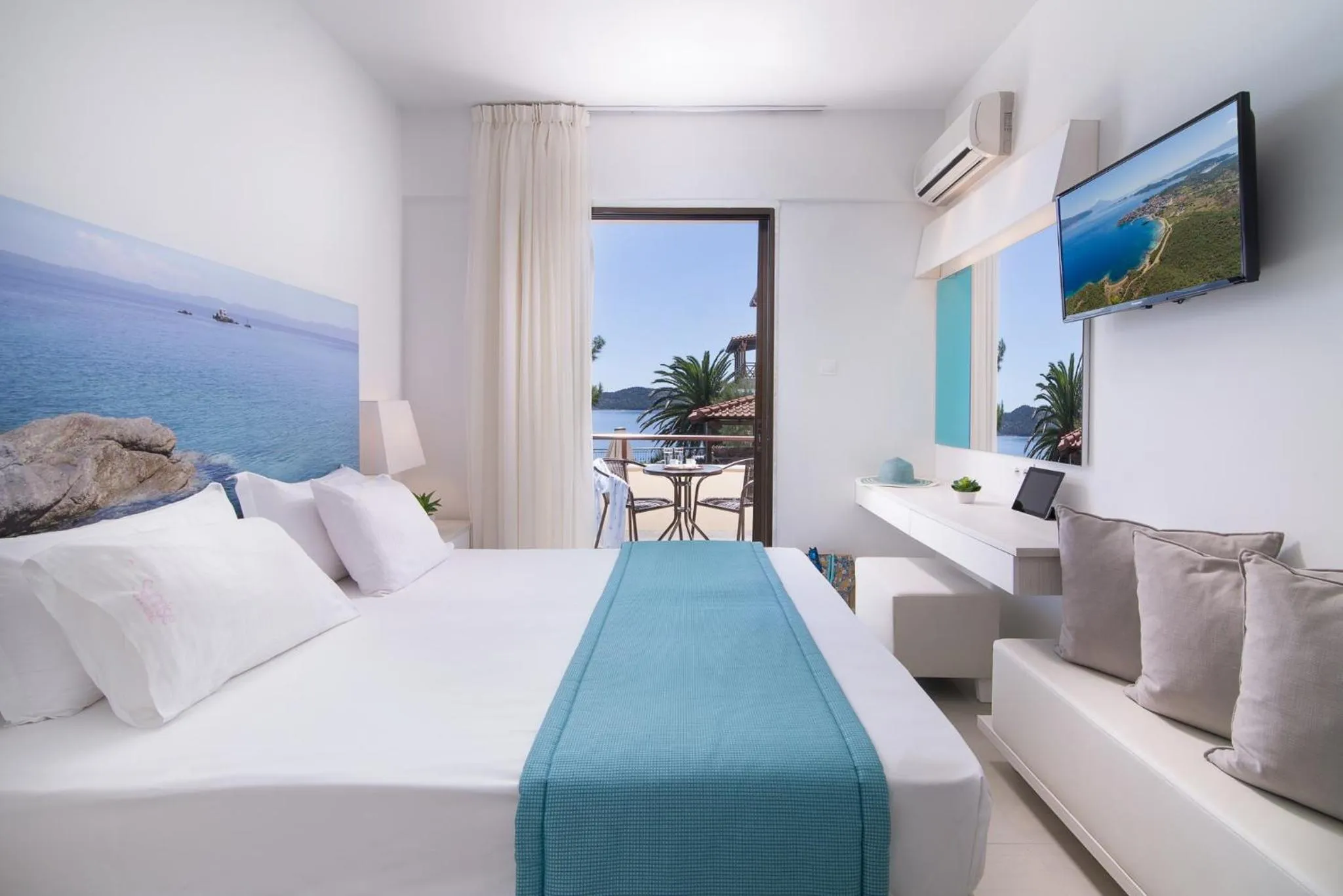 Bedroom in Sun Rise Hotel