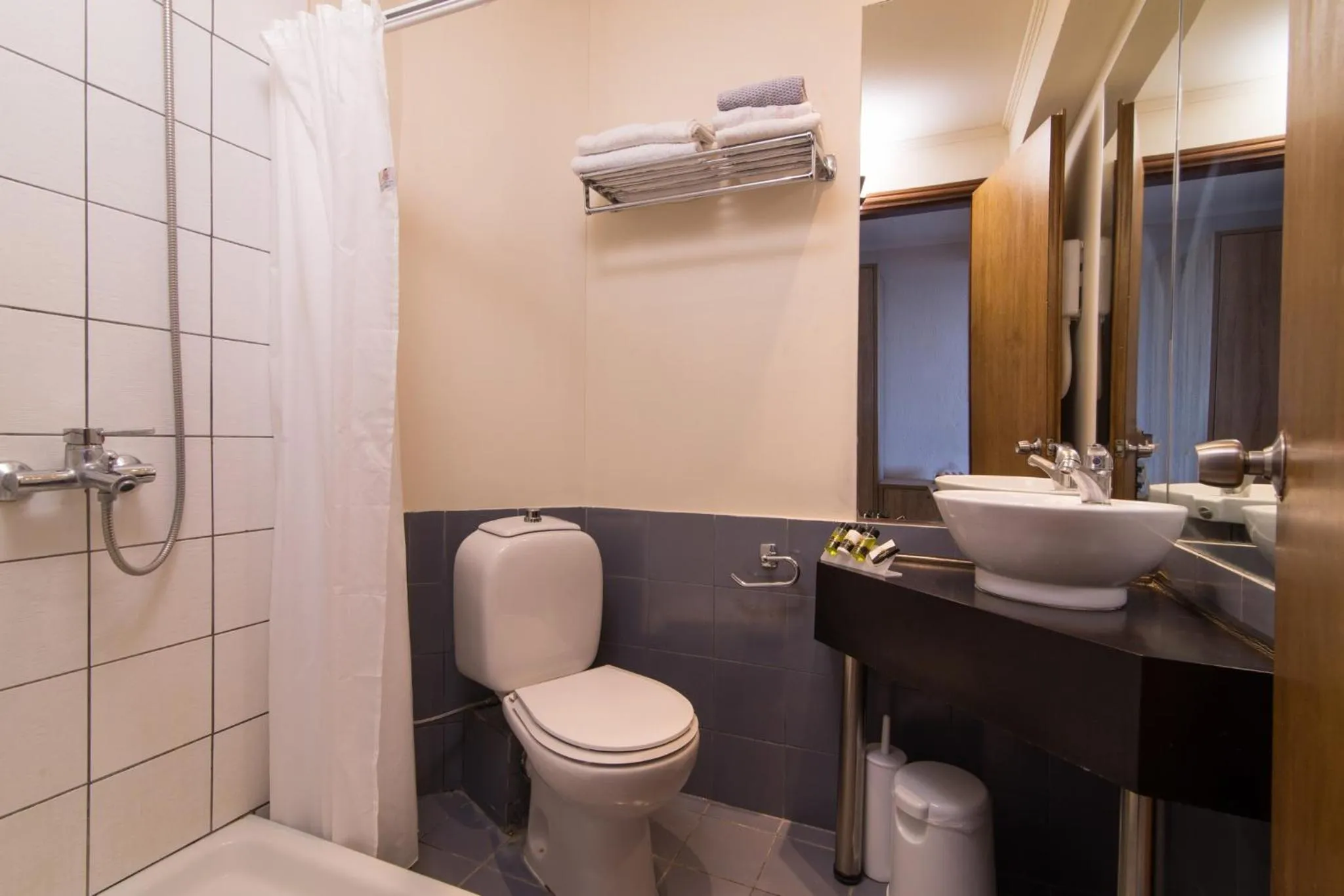 Bathroom in Sun Rise Hotel