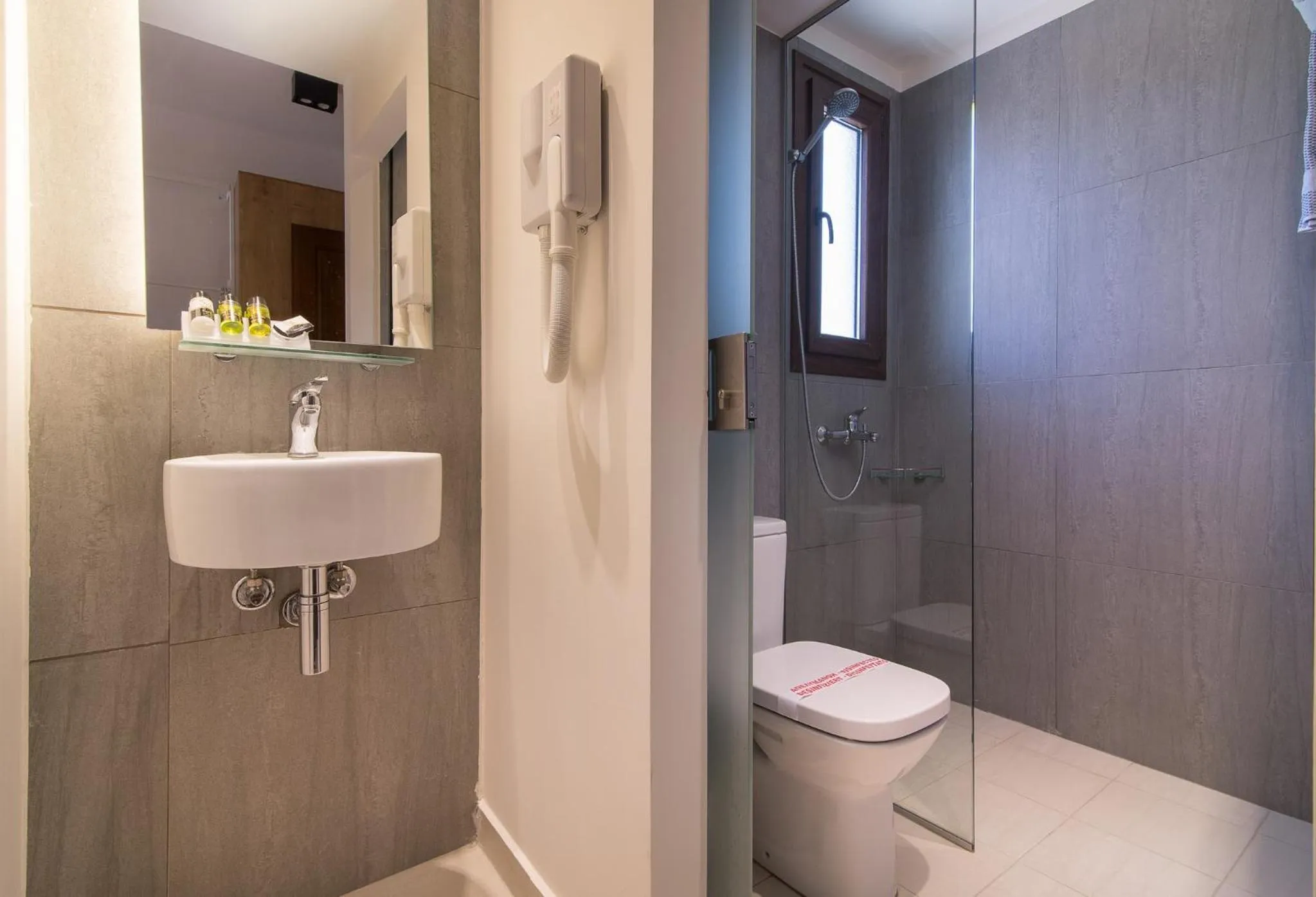 Bathroom in Sun Rise Hotel