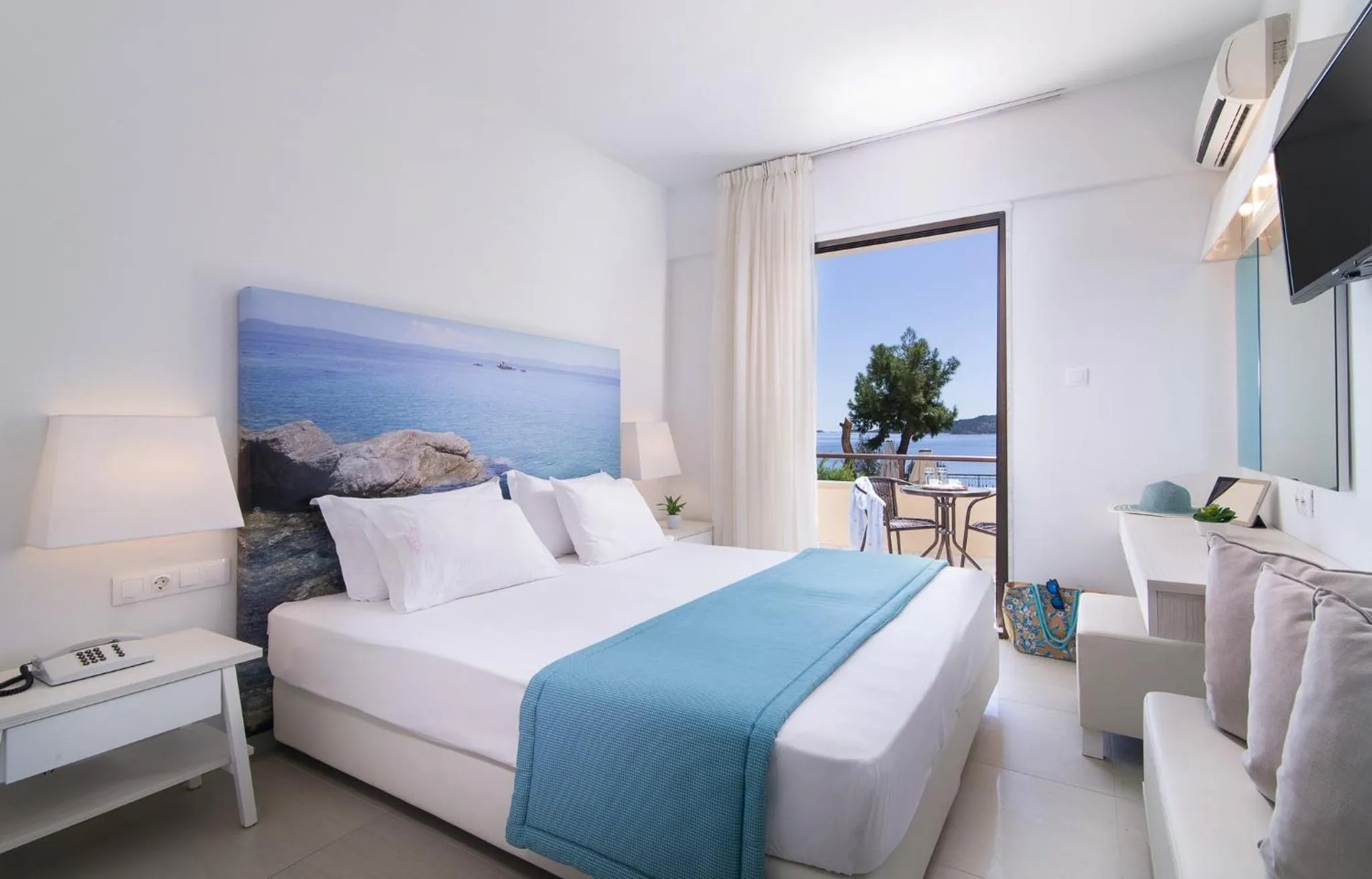 Bedroom in Sun Rise Hotel