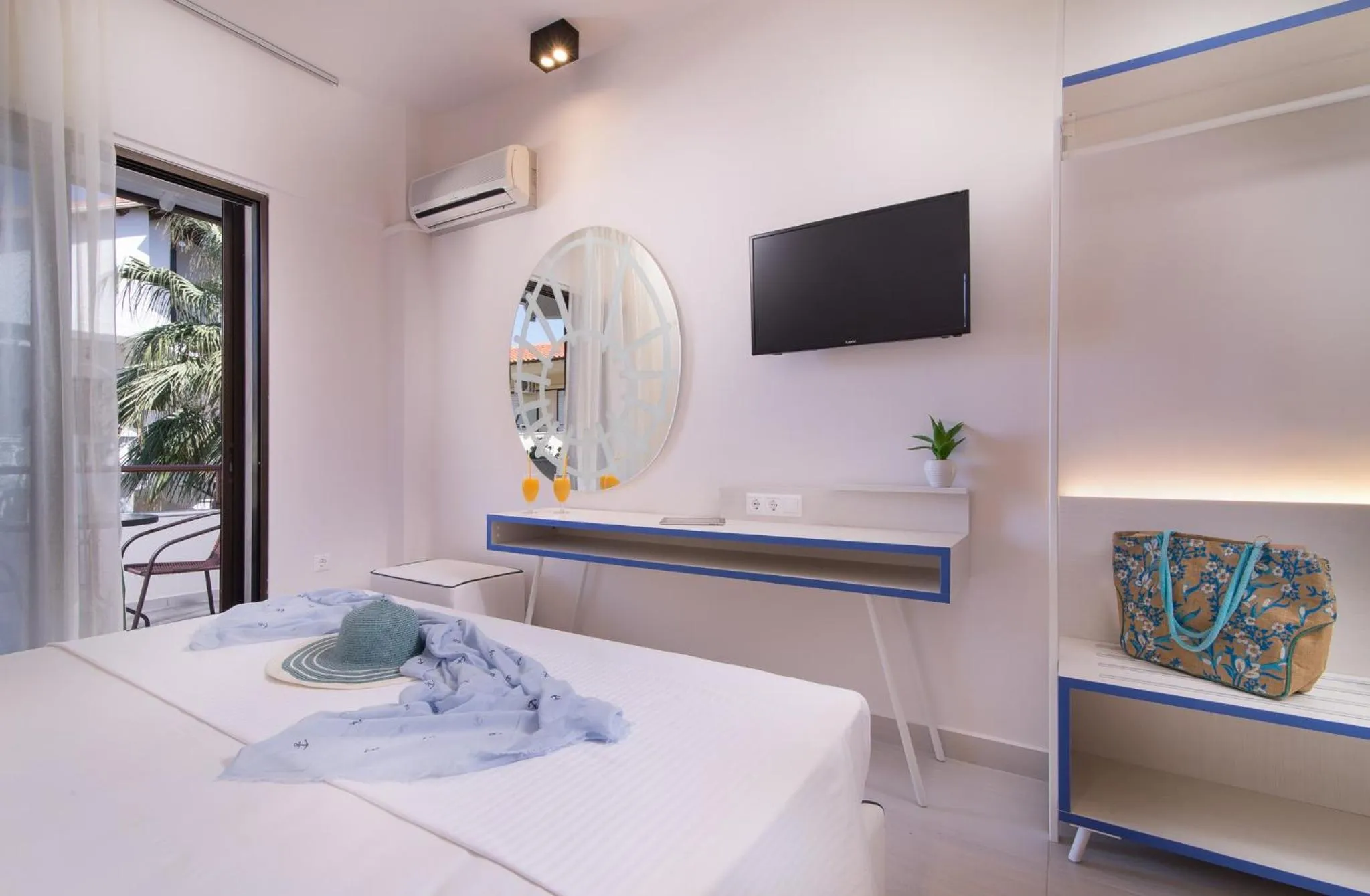 Bedroom in Sun Rise Hotel