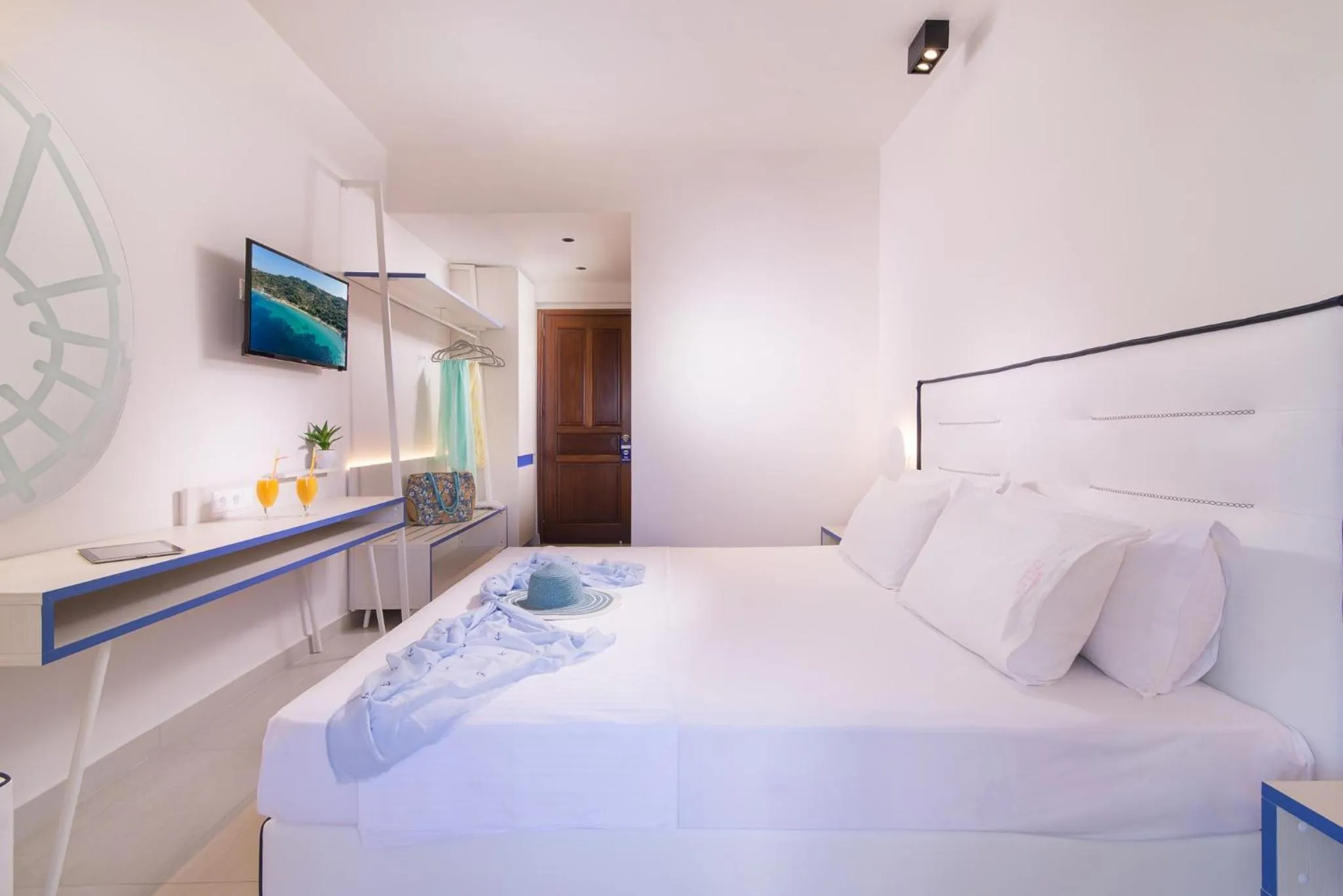 Bedroom in Sun Rise Hotel