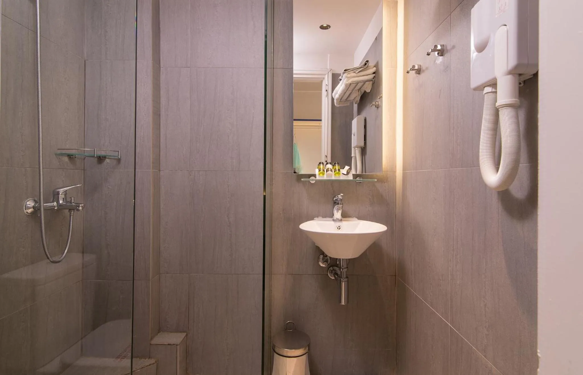 Bathroom in Sun Rise Hotel