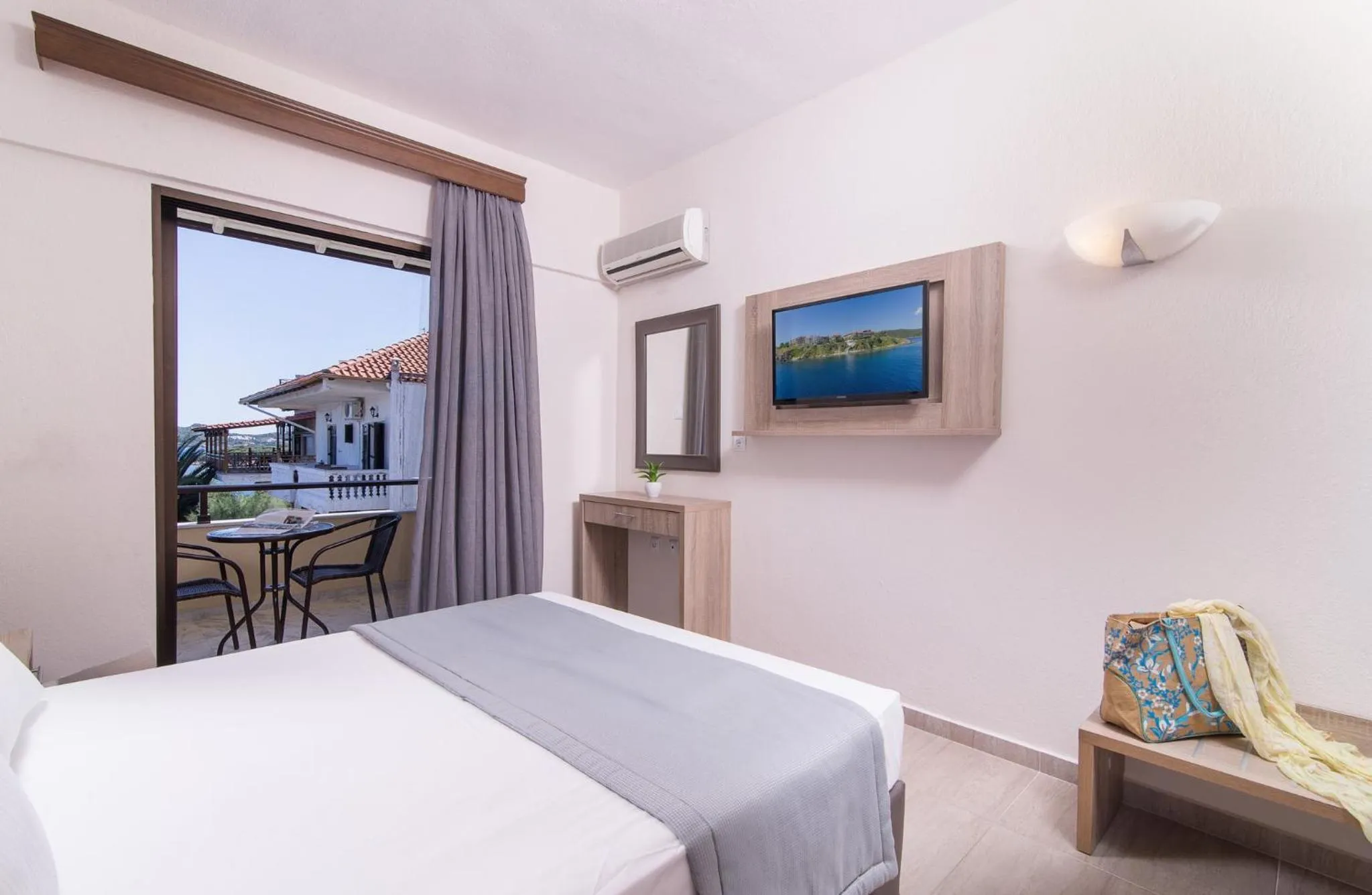 Bedroom in Sun Rise Hotel