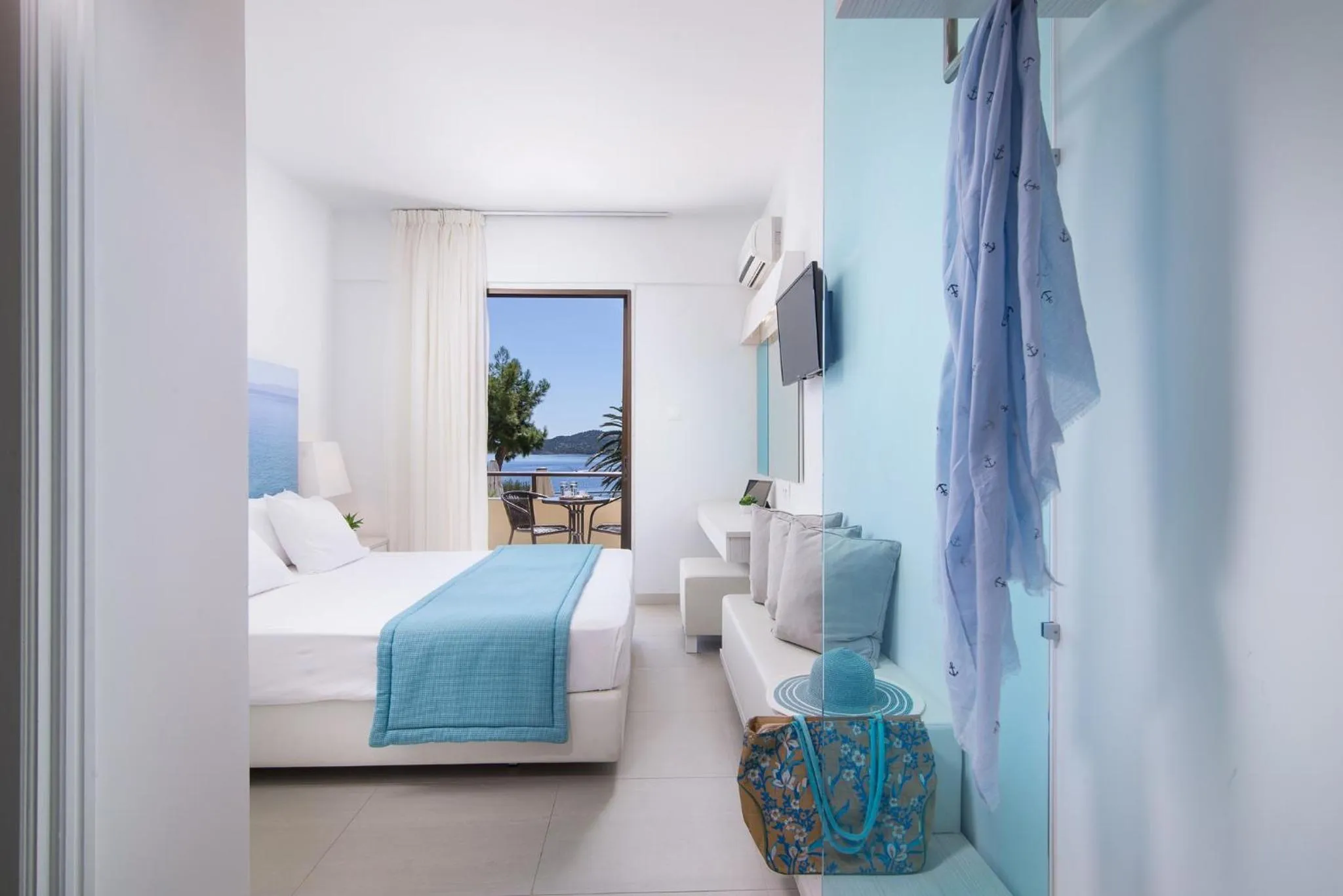 Bedroom in Sun Rise Hotel