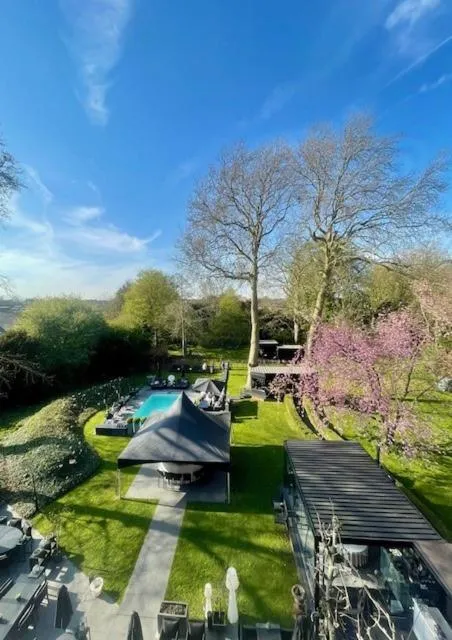 Garden in Charmehotel Manoir Ogygia