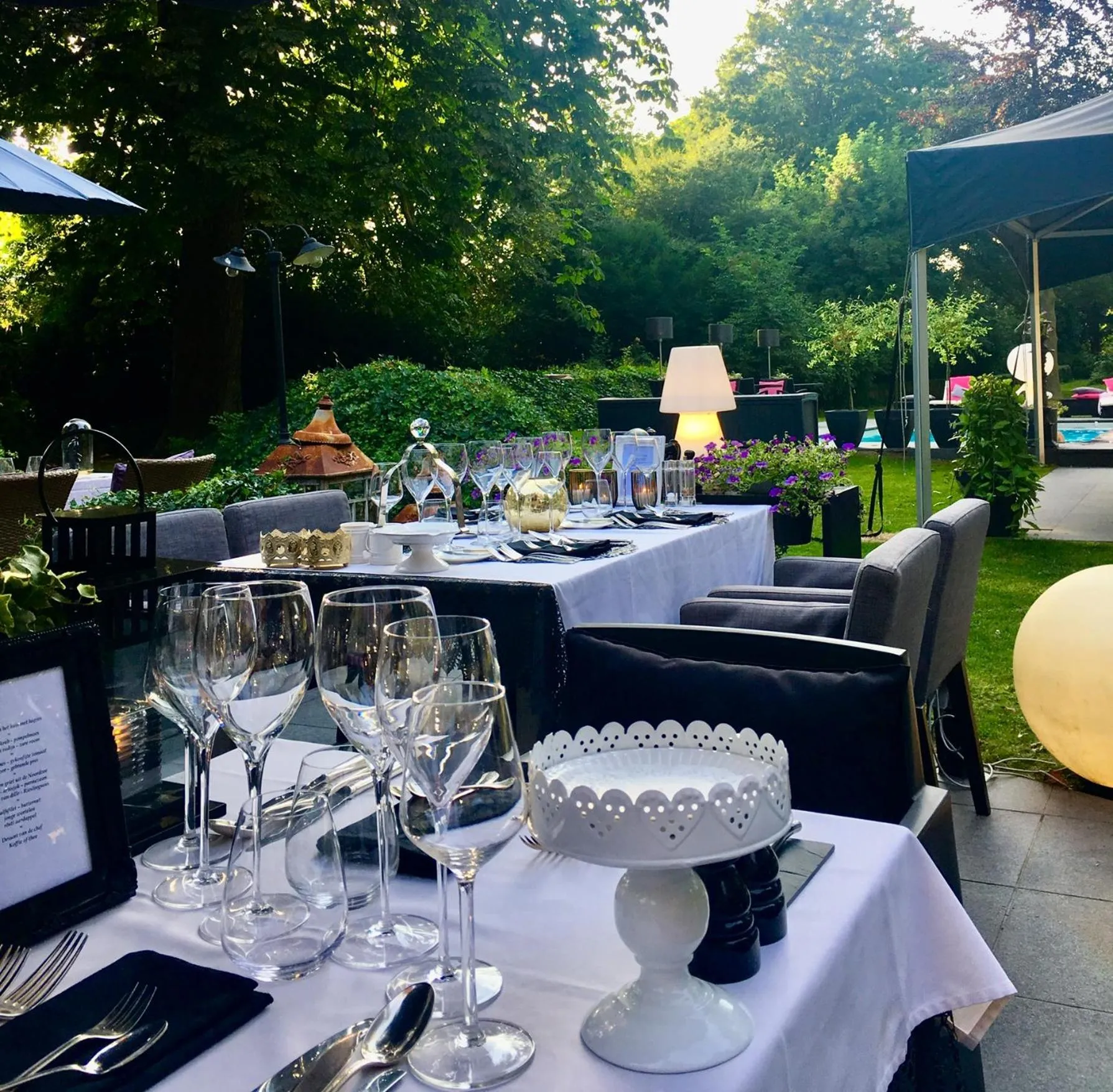 Food and drinks in Charmehotel Manoir Ogygia