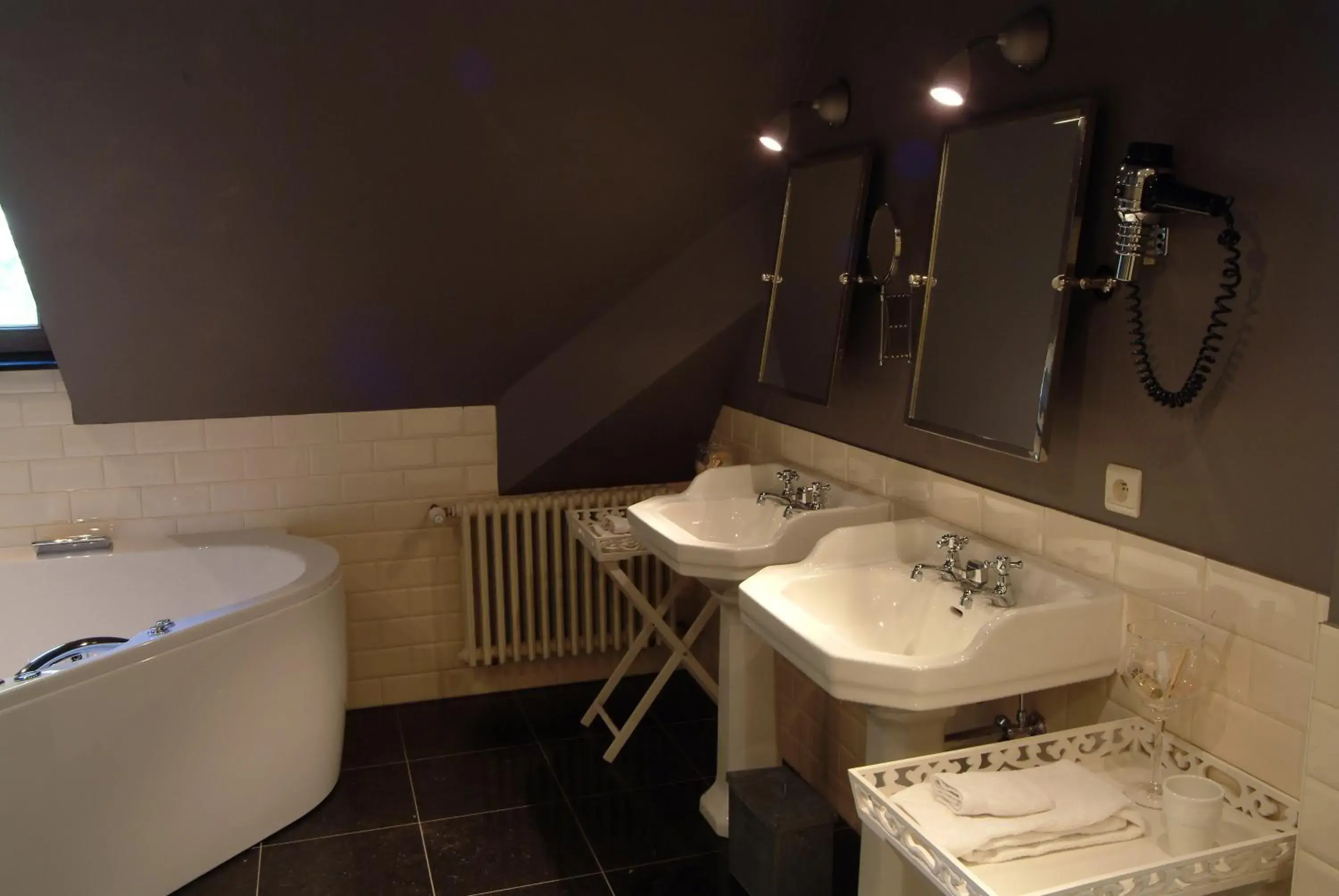 Deluxe Double Room in Charmehotel Manoir Ogygia Deluxe Double Room in Charmehotel Manoir Ogygia