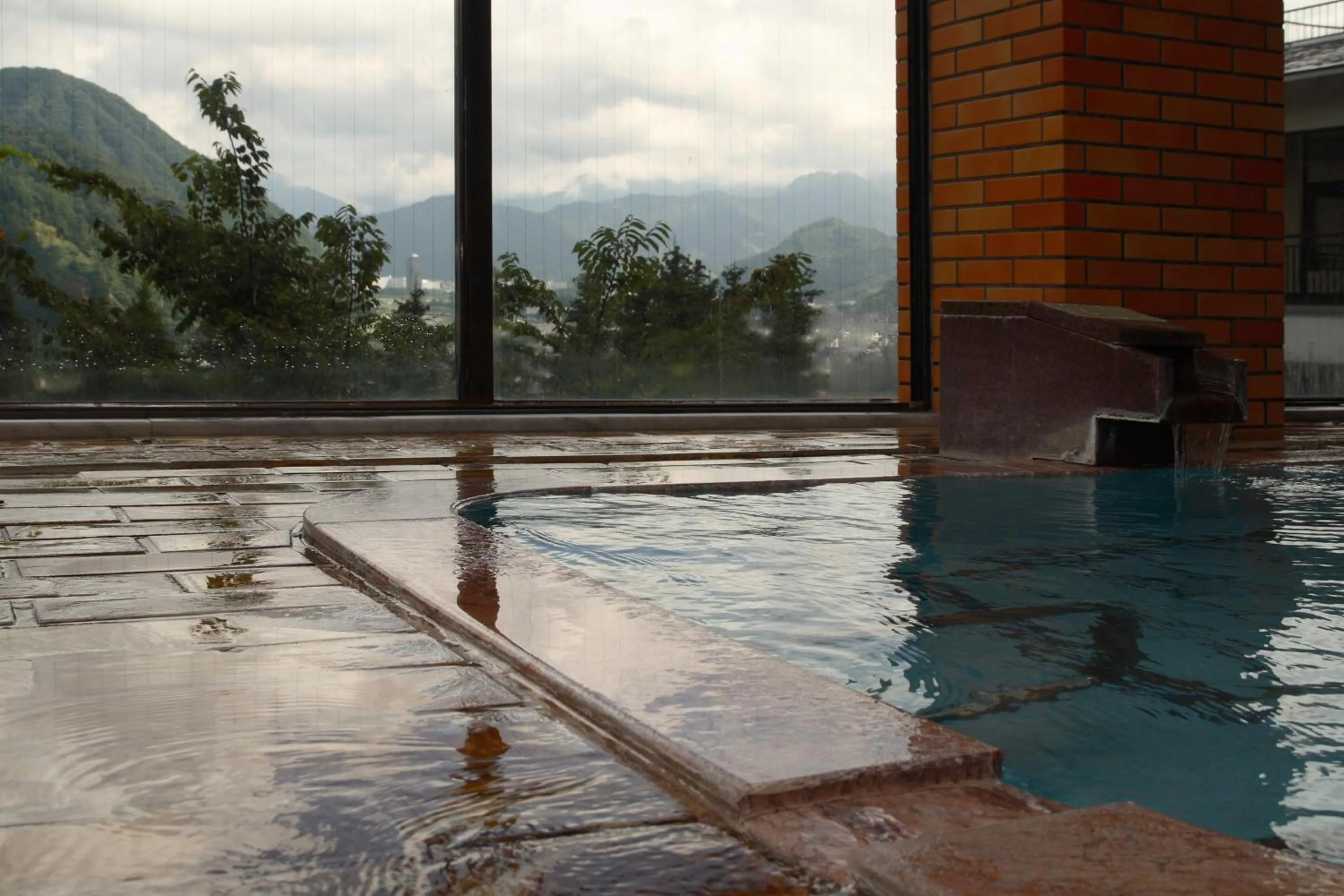 Hot Spring Bath in Takahan