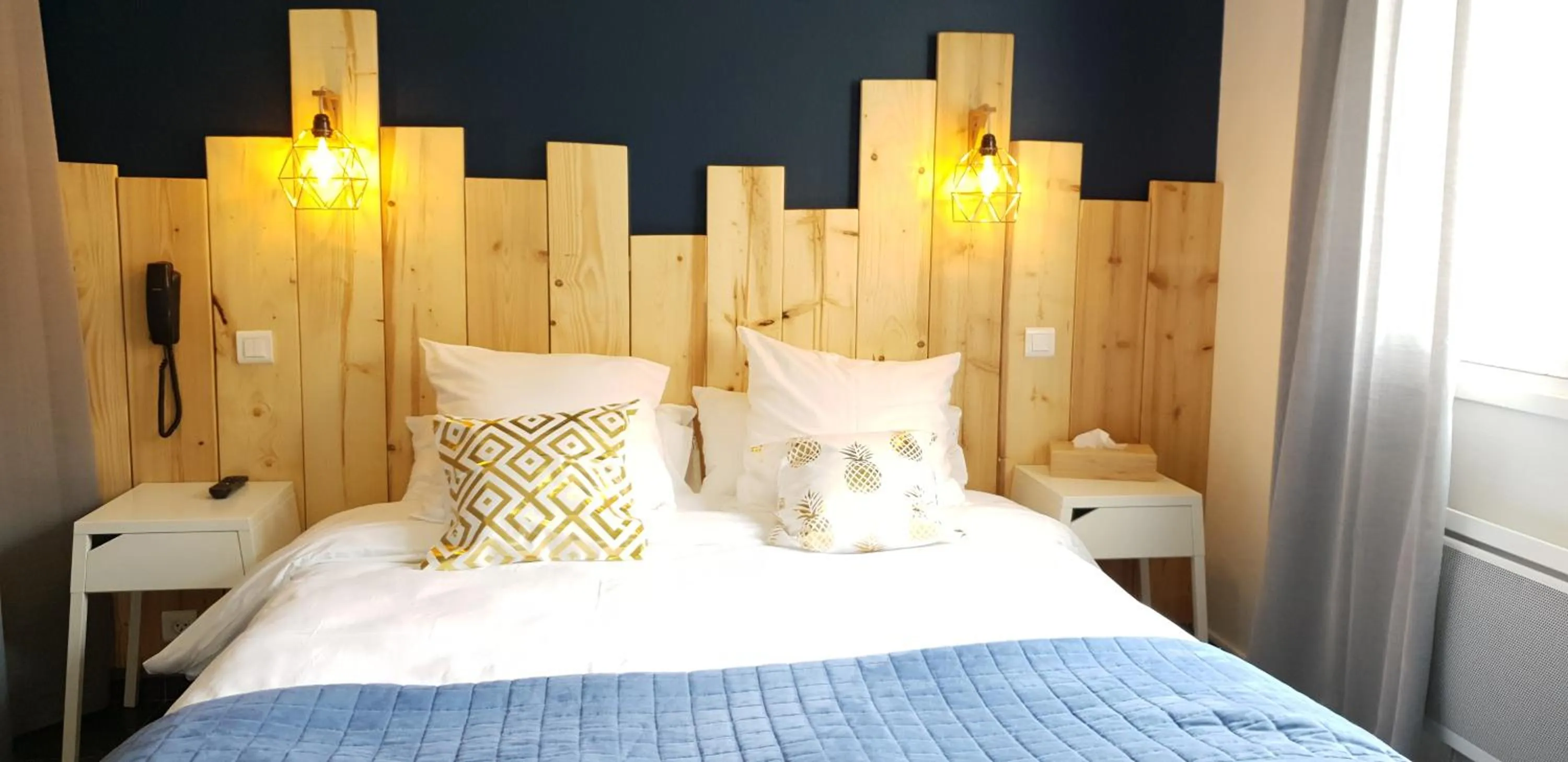 Bed in Hôtel La Baïne