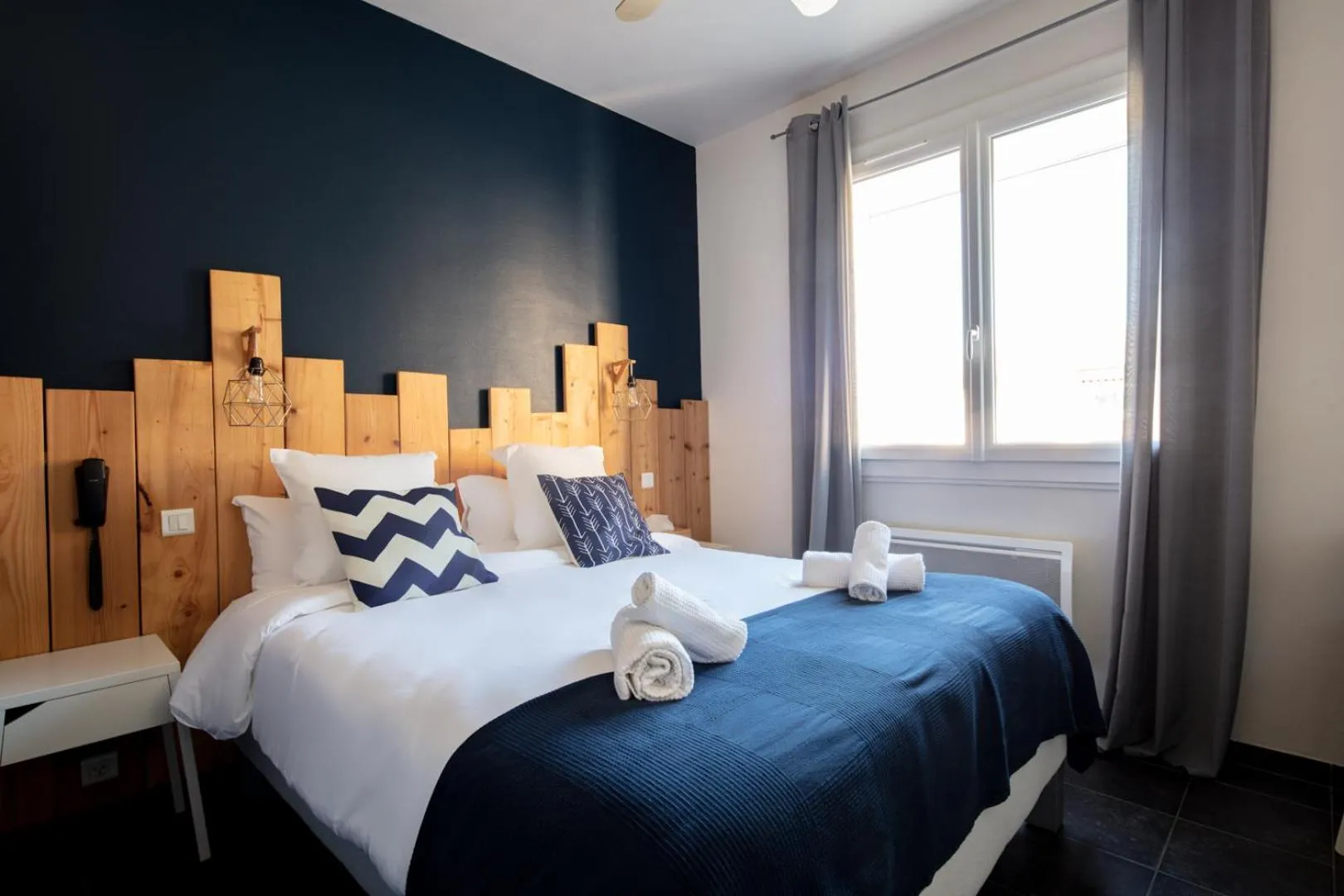 Photo of the whole room, Bed in Hôtel La Baïne