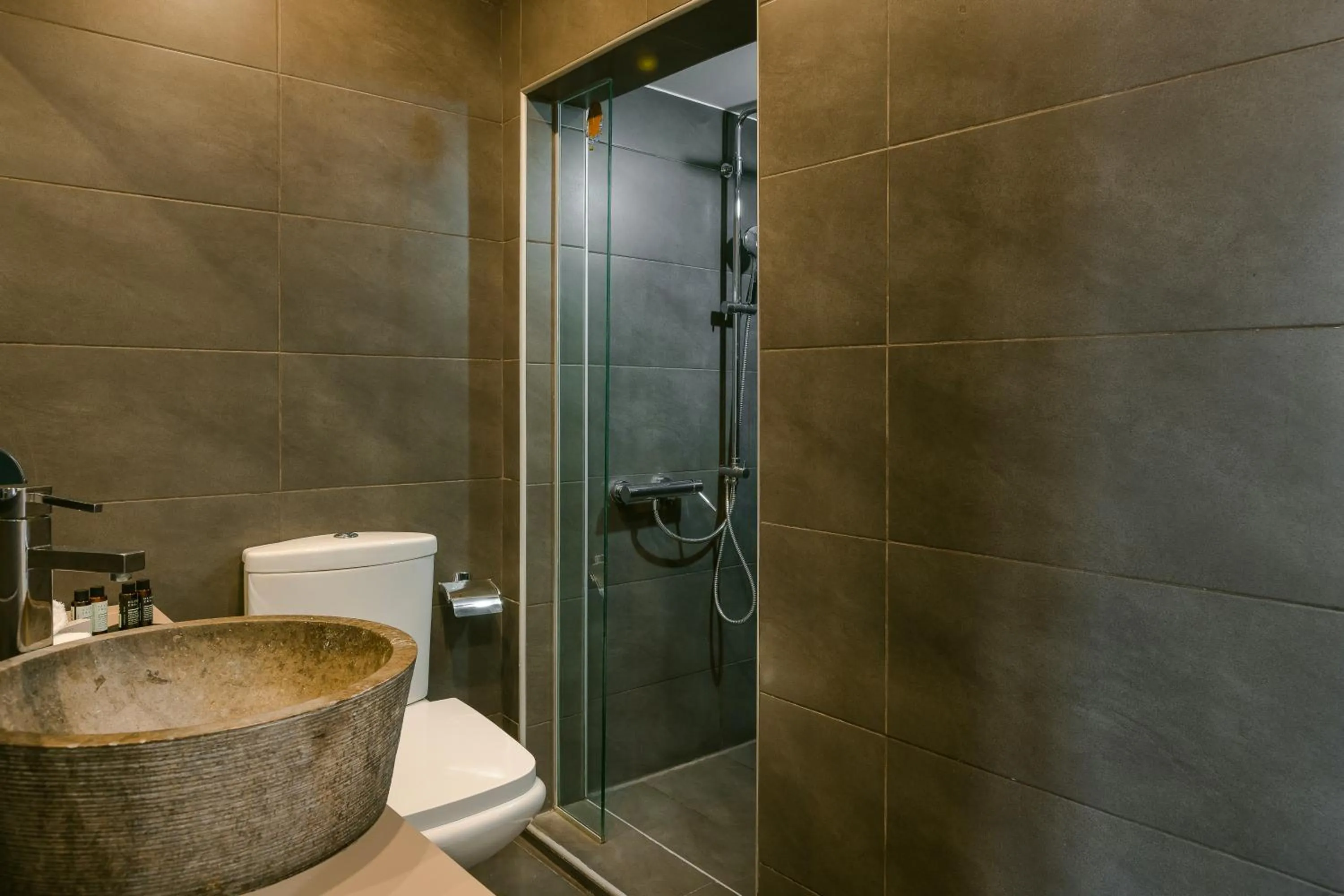 Shower in Alcanea Boutique Hotel