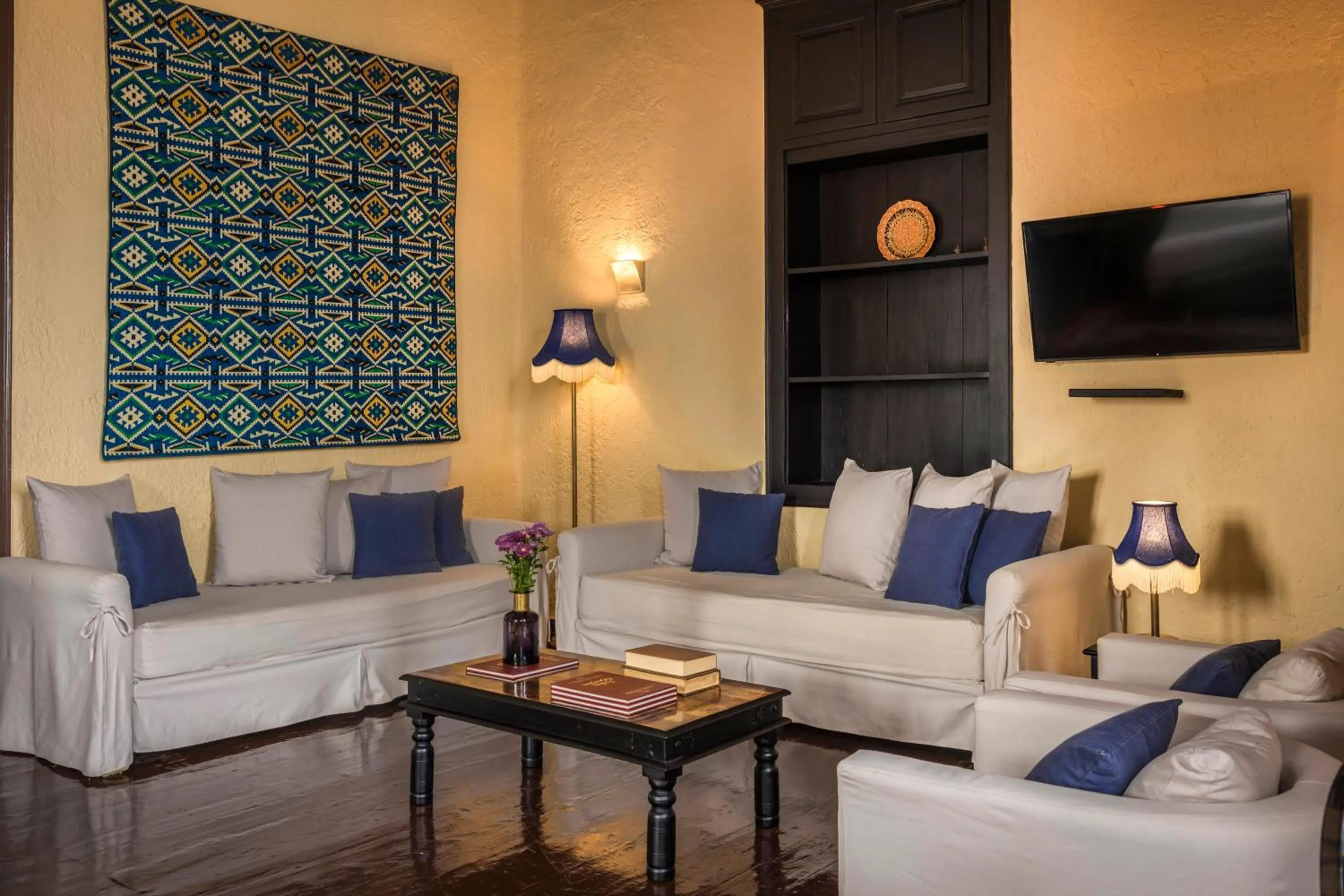 TV and multimedia in Alcanea Boutique Hotel