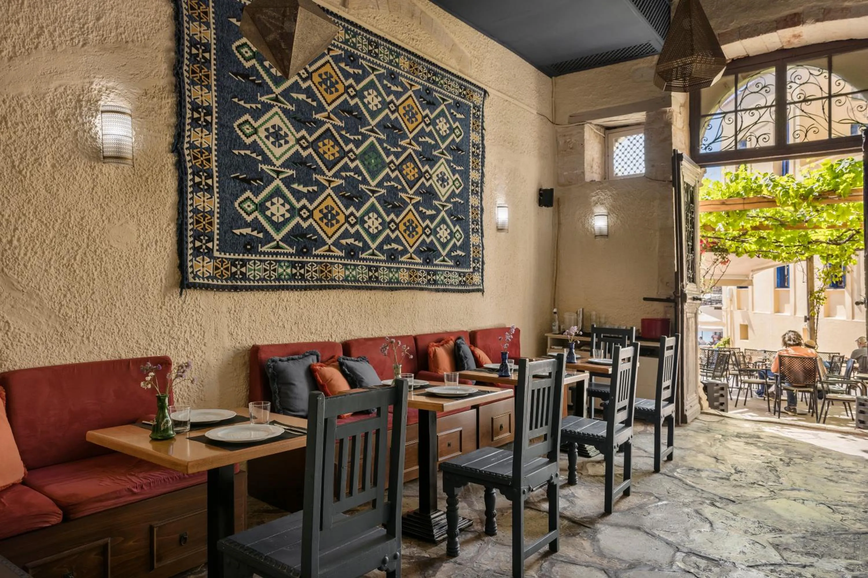 Restaurant/places to eat in Alcanea Boutique Hotel