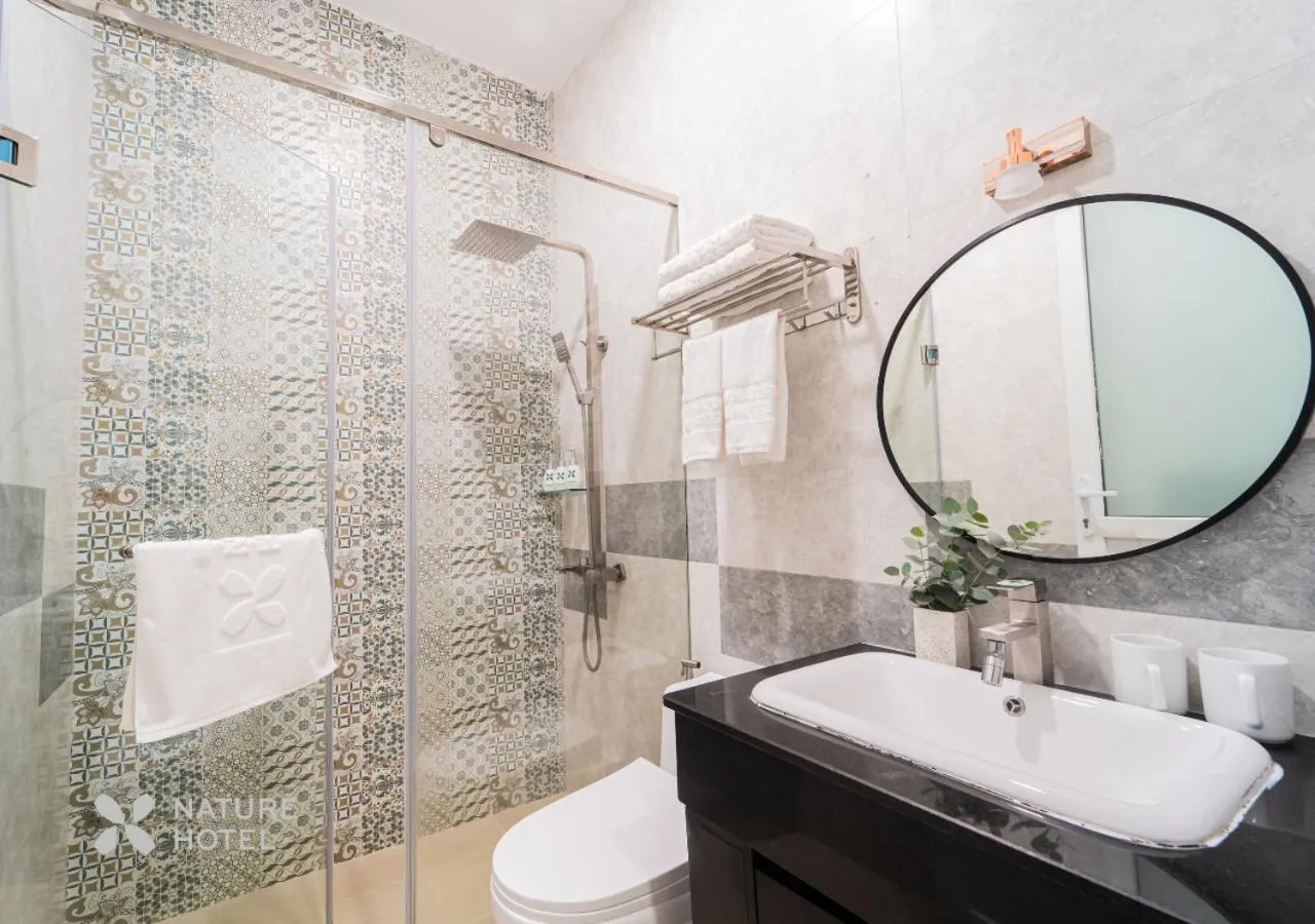 Shower in Nature Hotel - Luong The Vinh