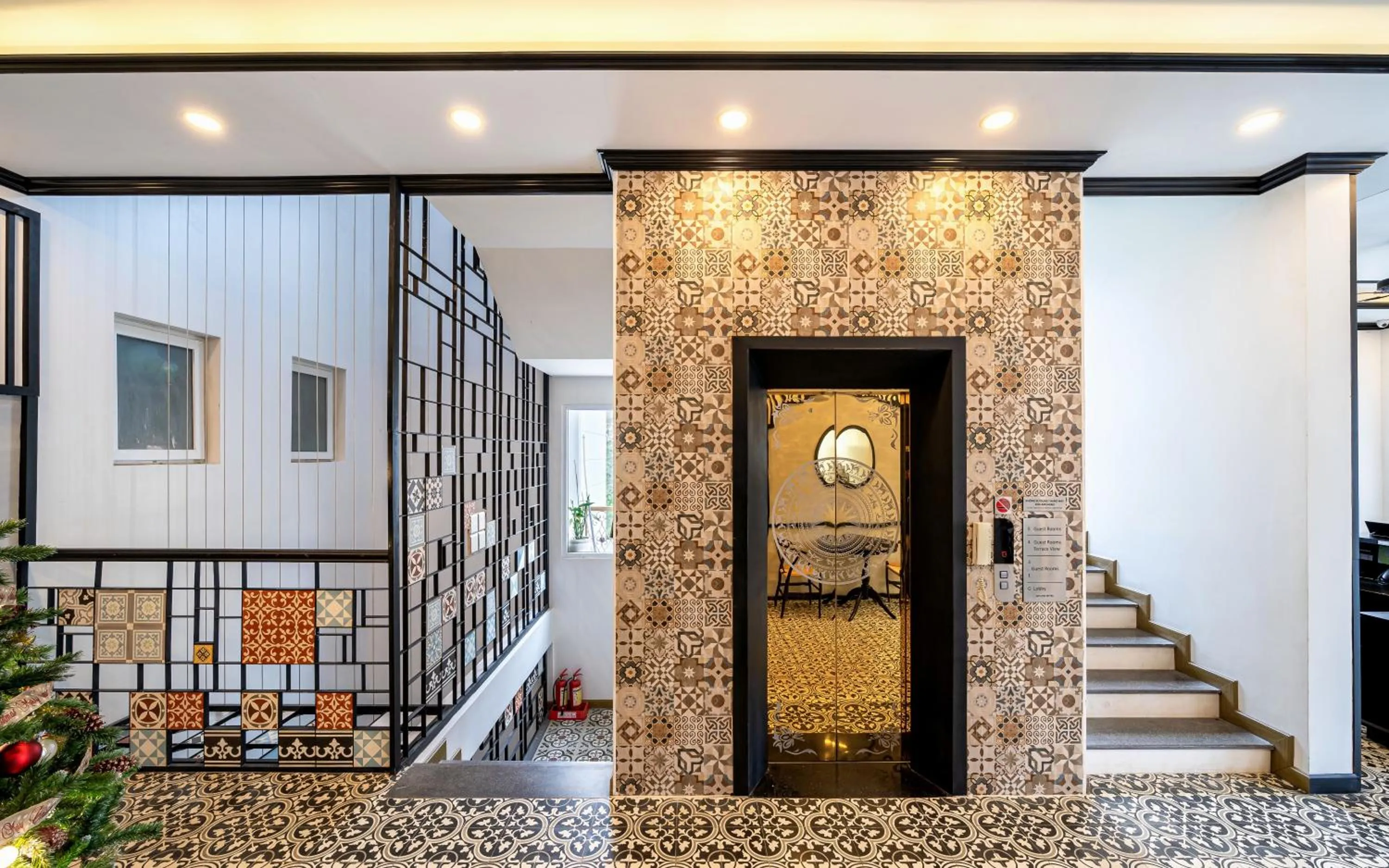 elevator in Nature Hotel - Luong The Vinh