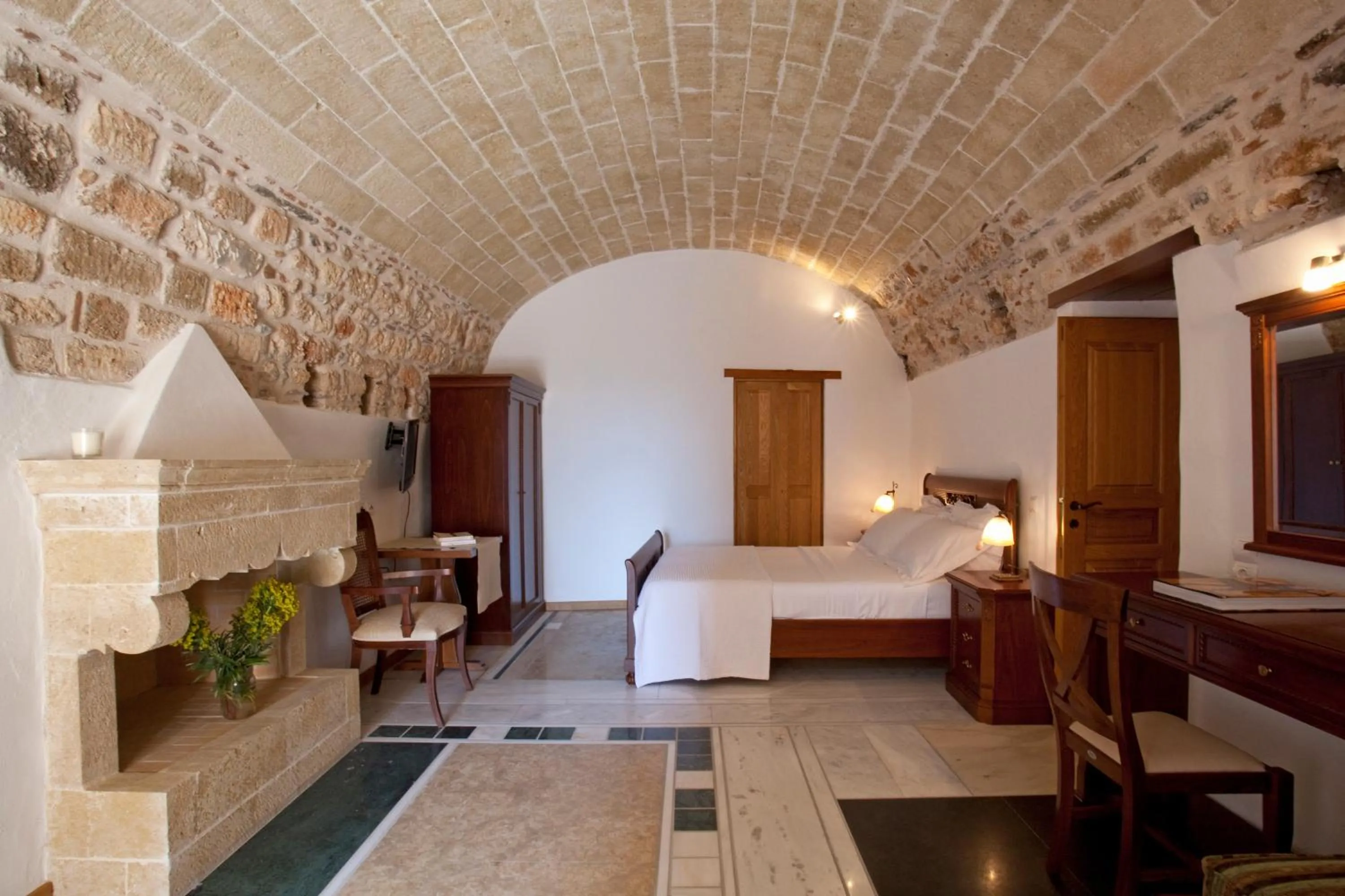 Bed in Likinia Hotel