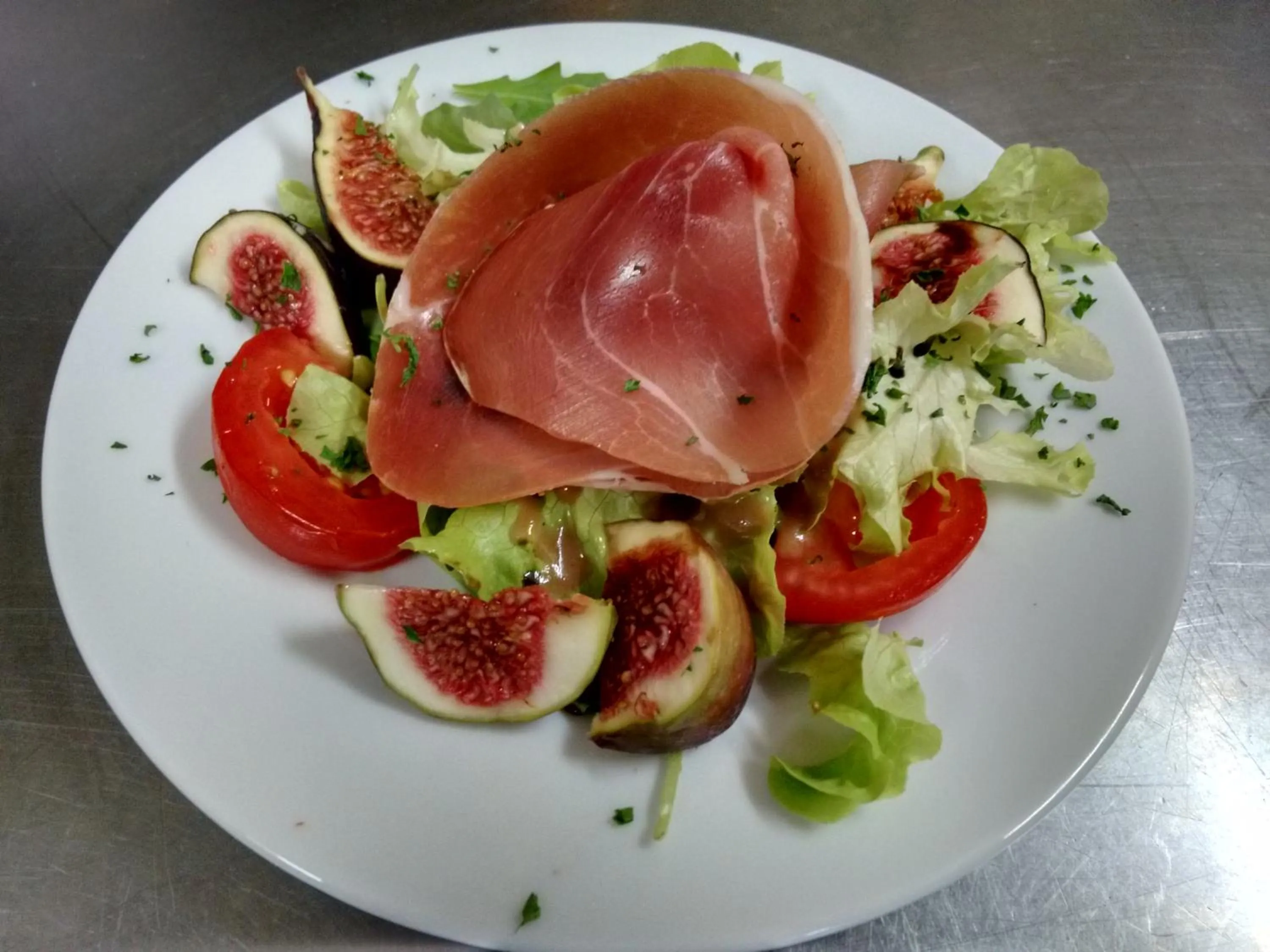 Food close-up in Les Chevaliers des Balances