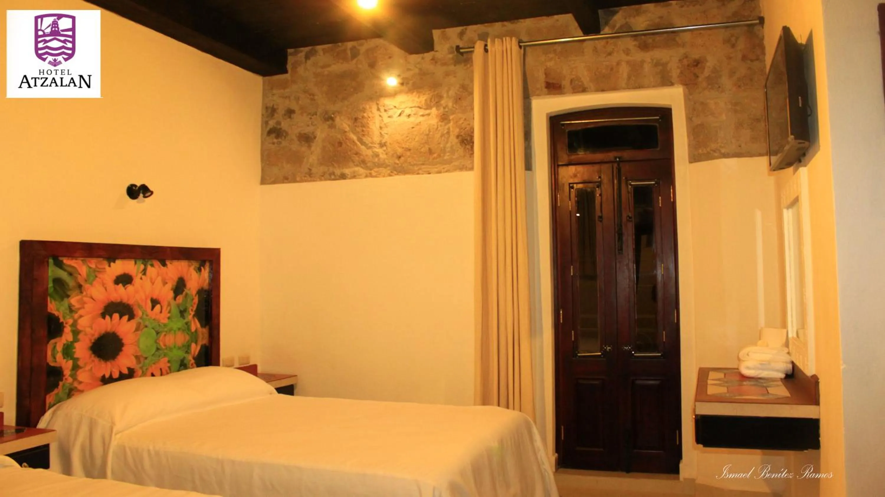 Bed in Hotel Atzalan