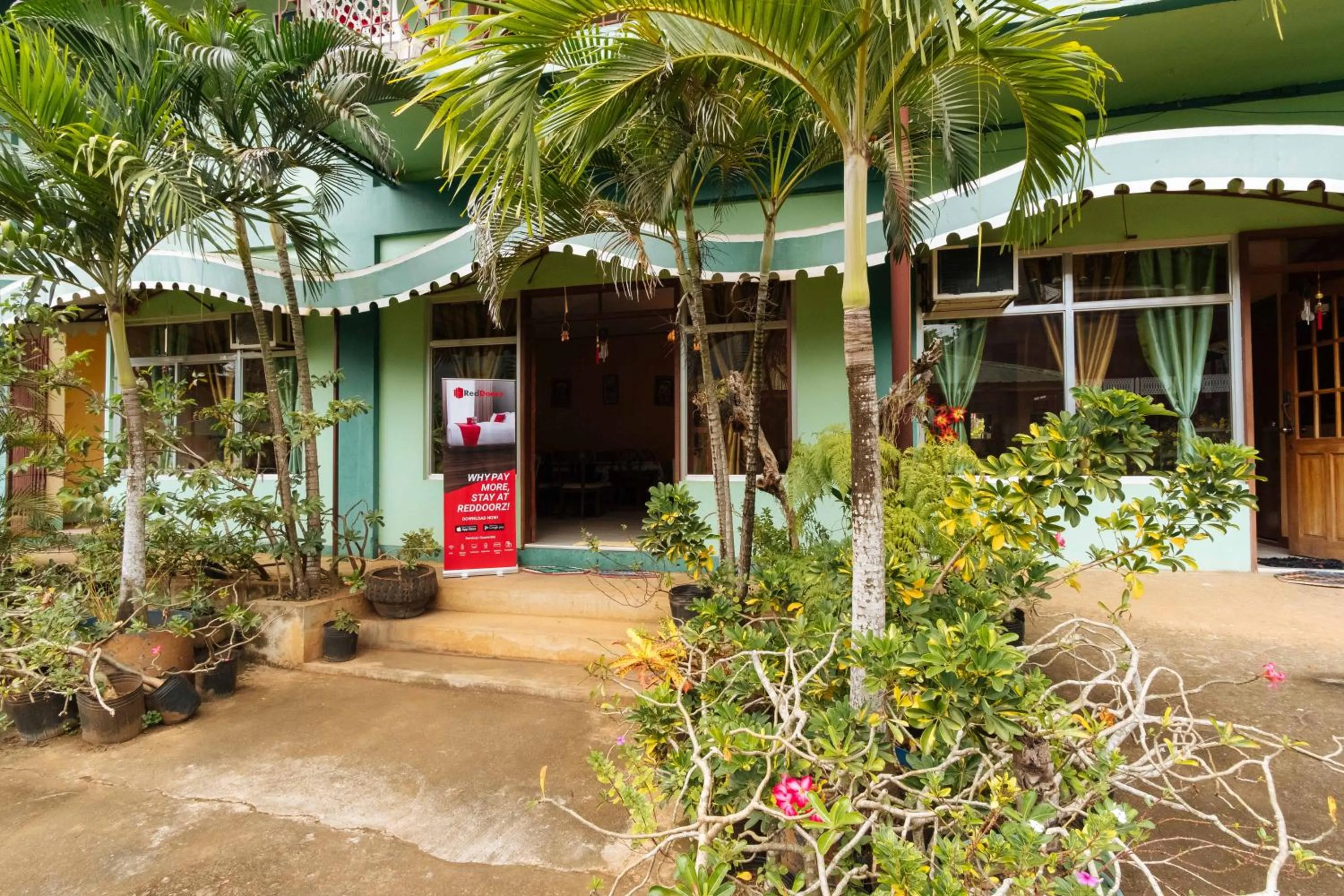 Property building in RedDoorz @ BM Road