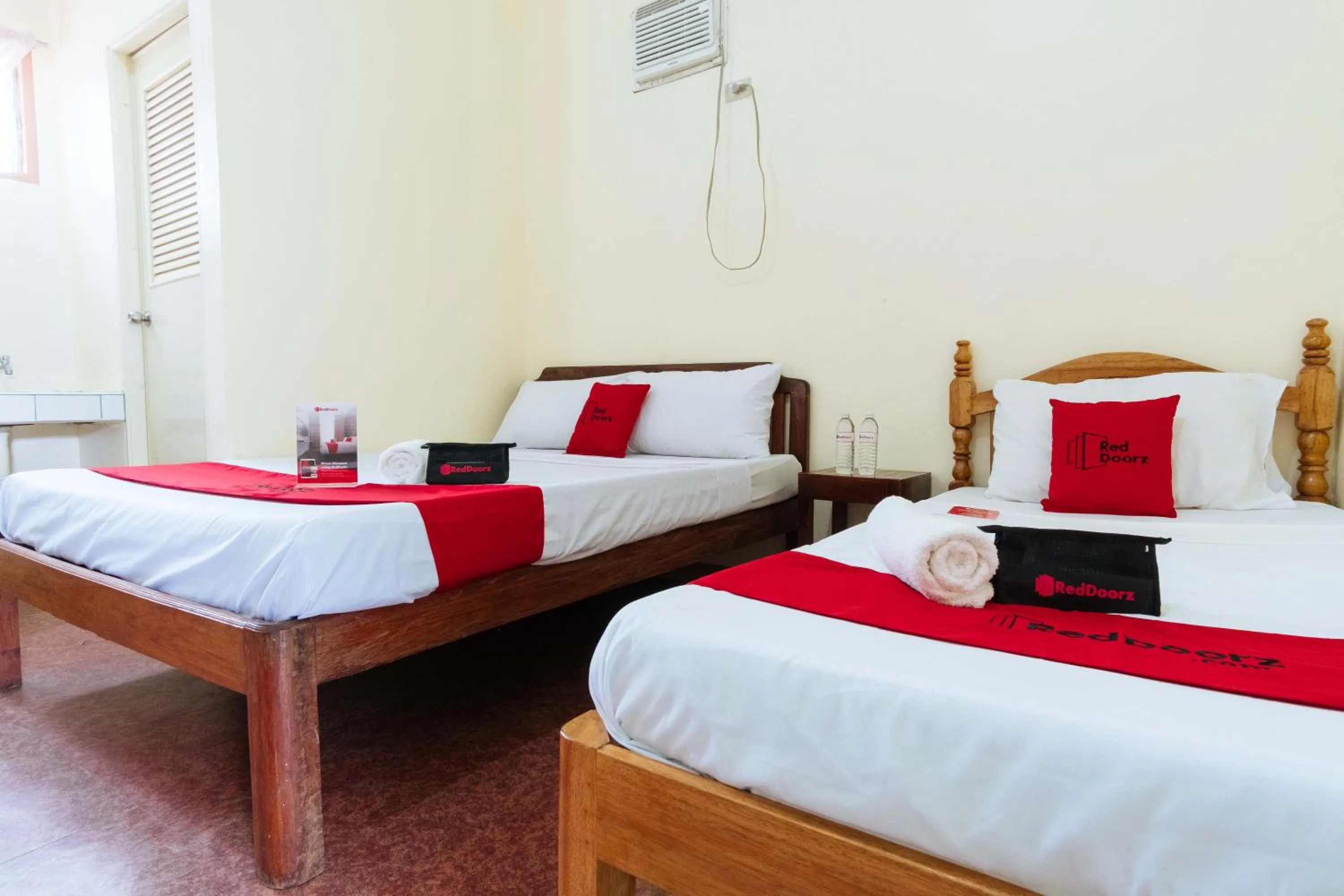 Bedroom in RedDoorz @ BM Road