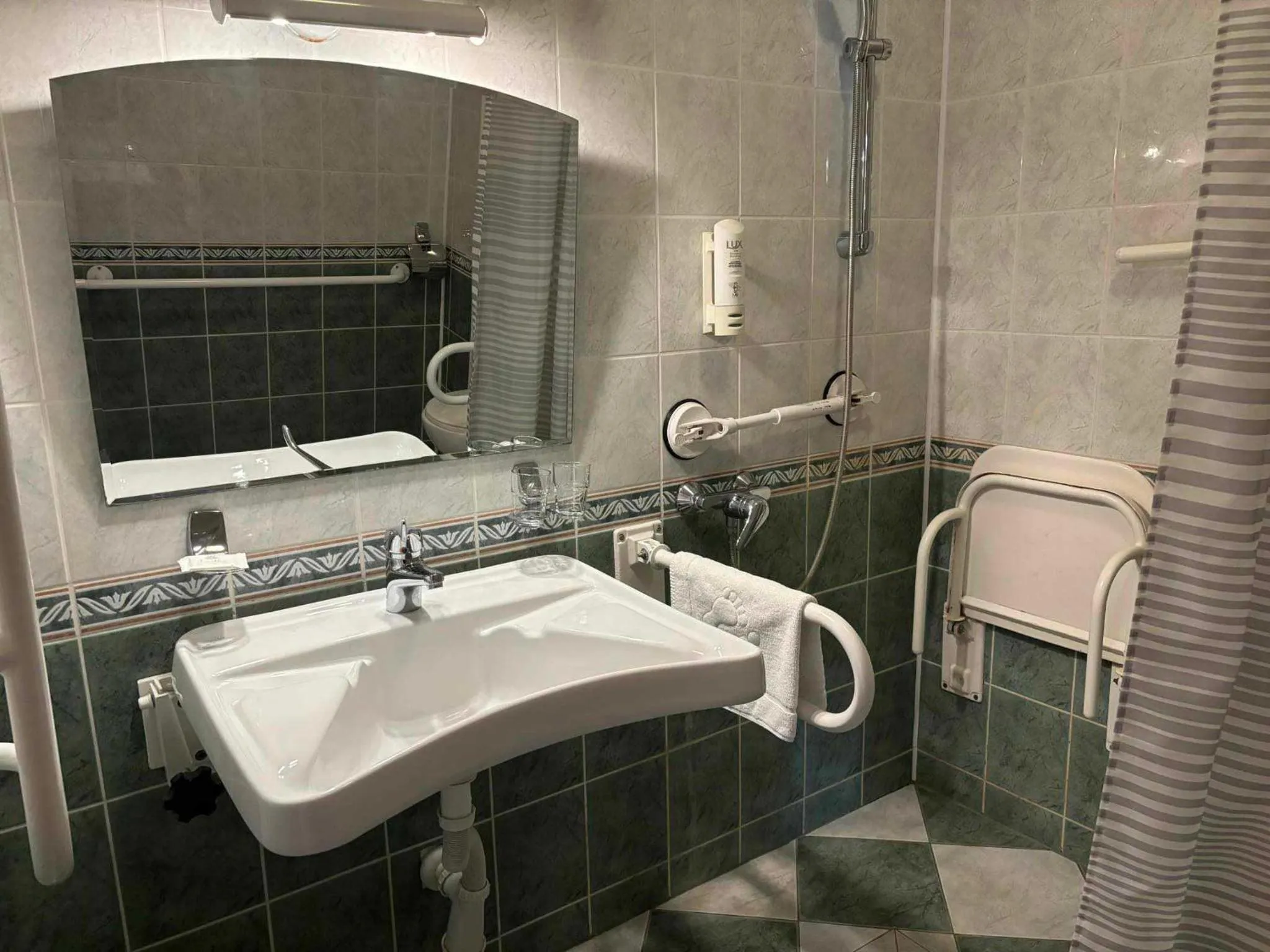 Shower in Motel Petro