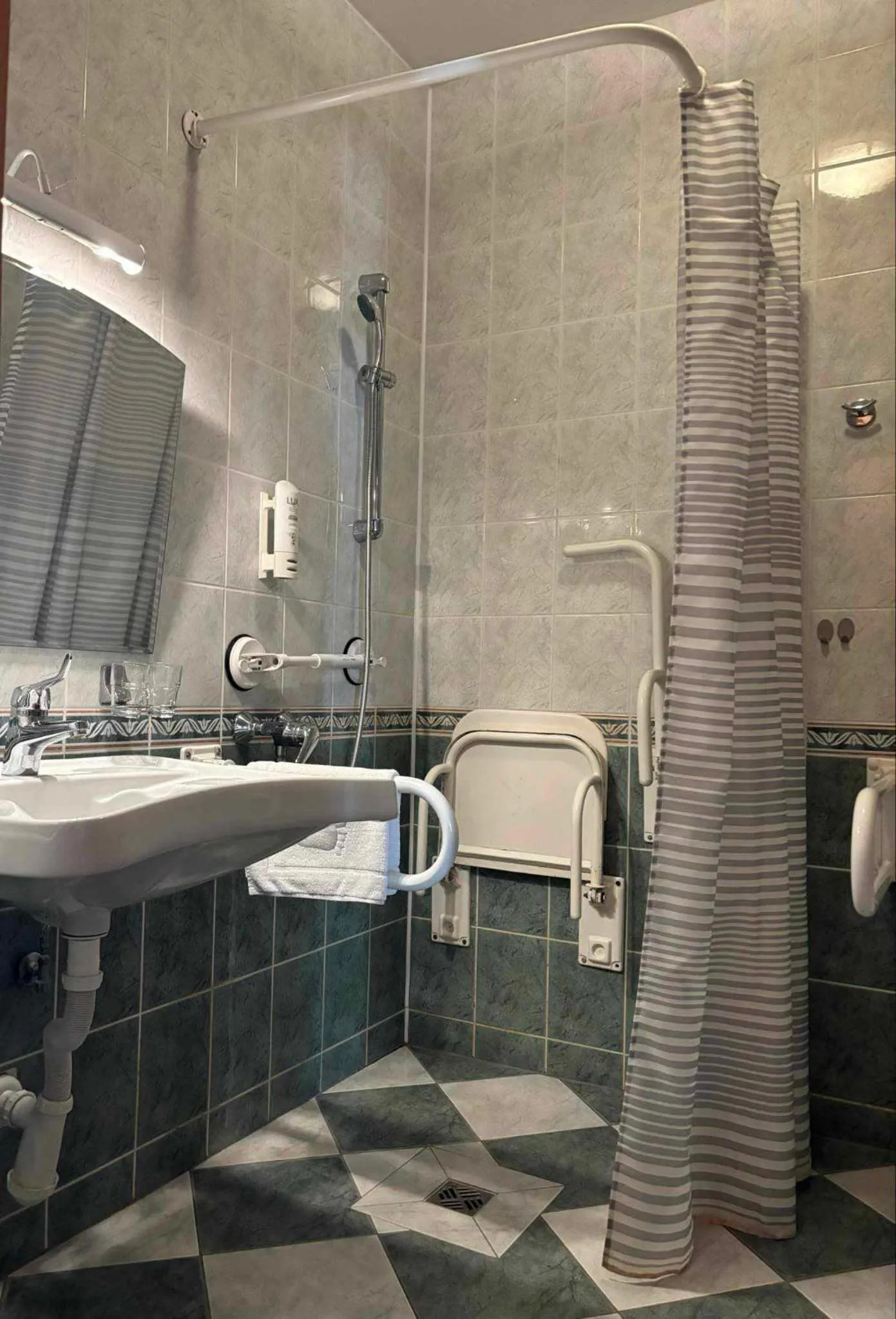 Shower in Motel Petro