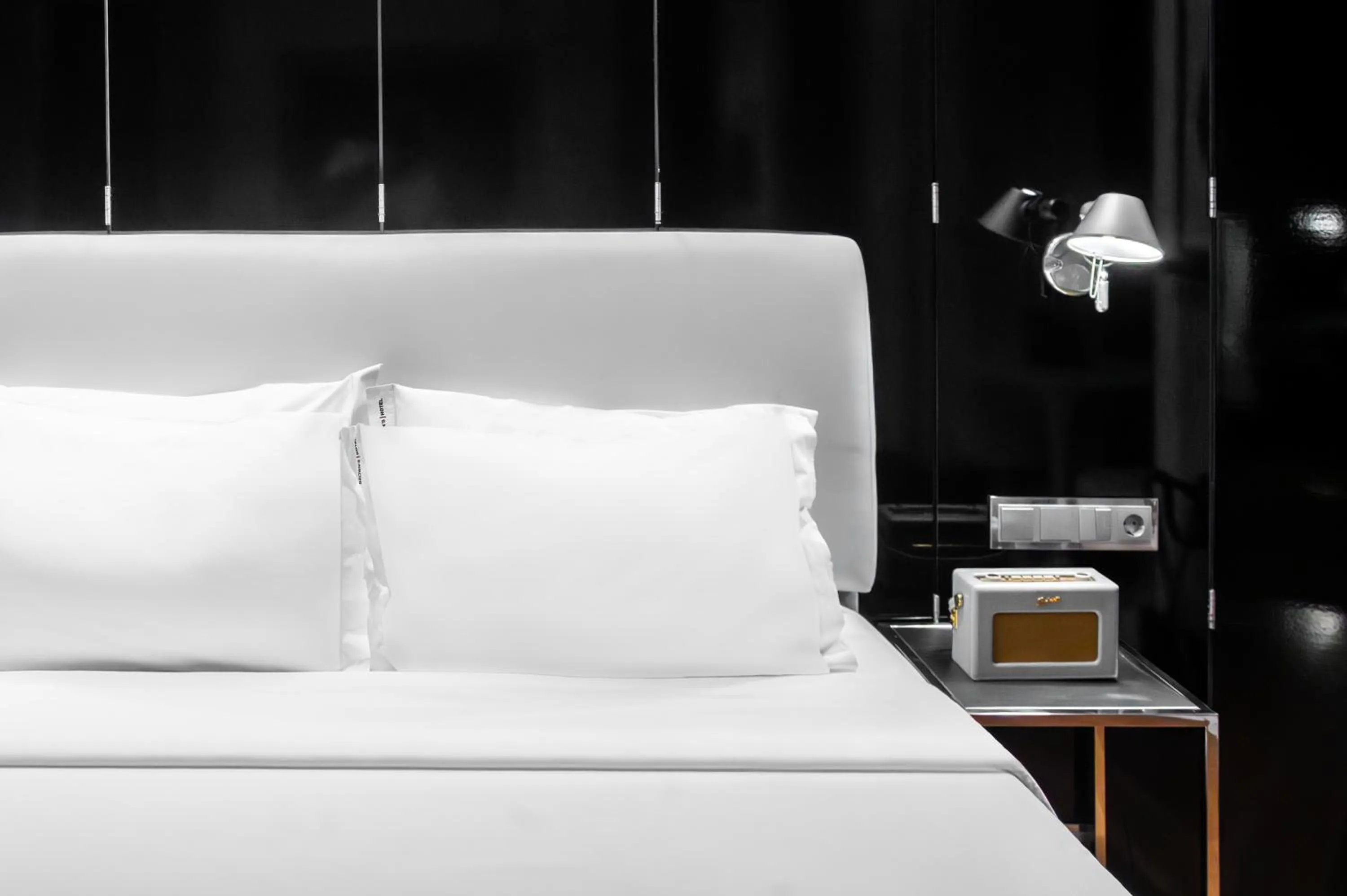 Bedroom, Bed in Browns Downtown Hotel